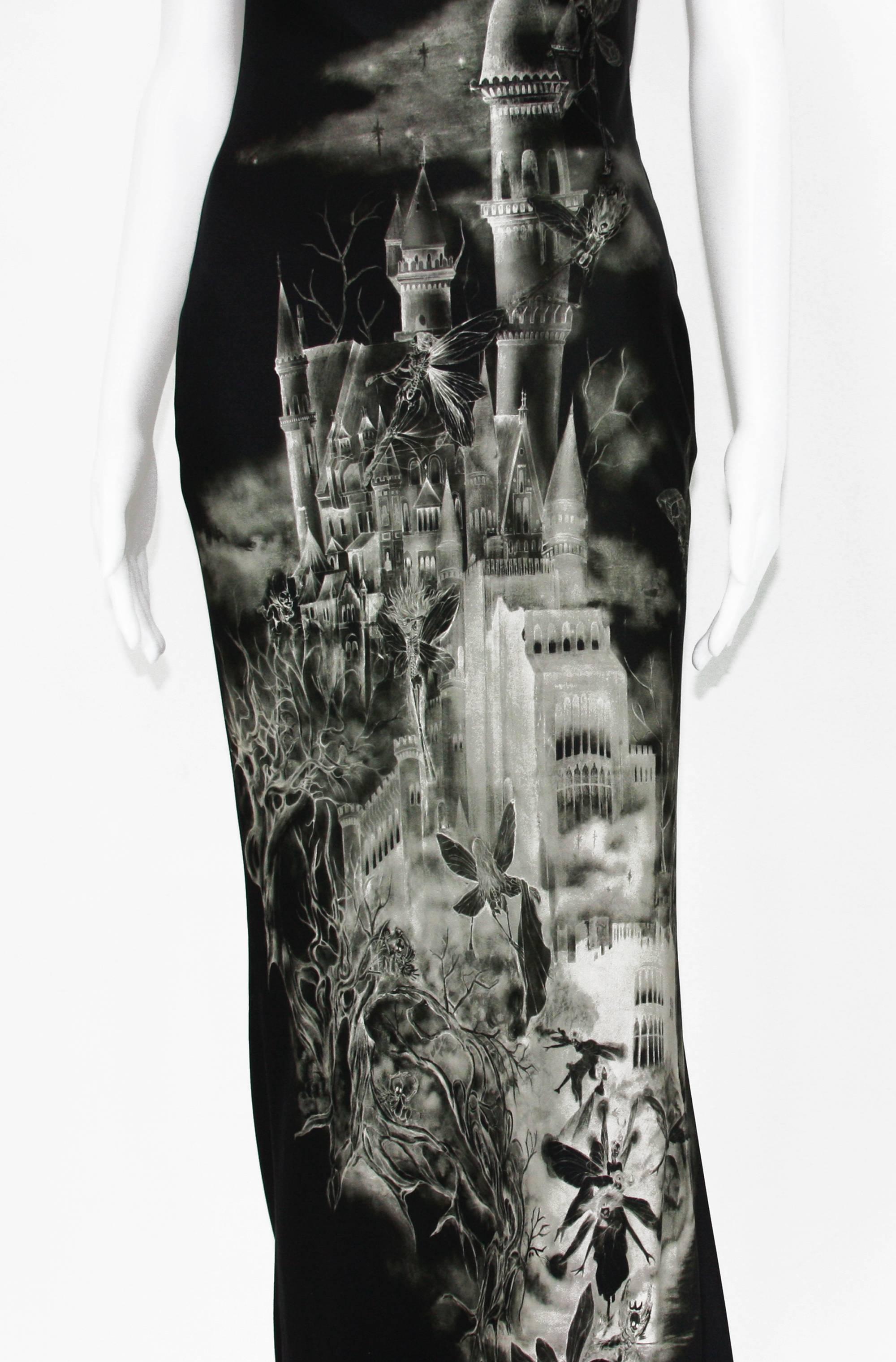 Alexander McQueen Collection 2007 Robe en soie à dos ouvert avec fée squelette du château 40 Pour femmes en vente