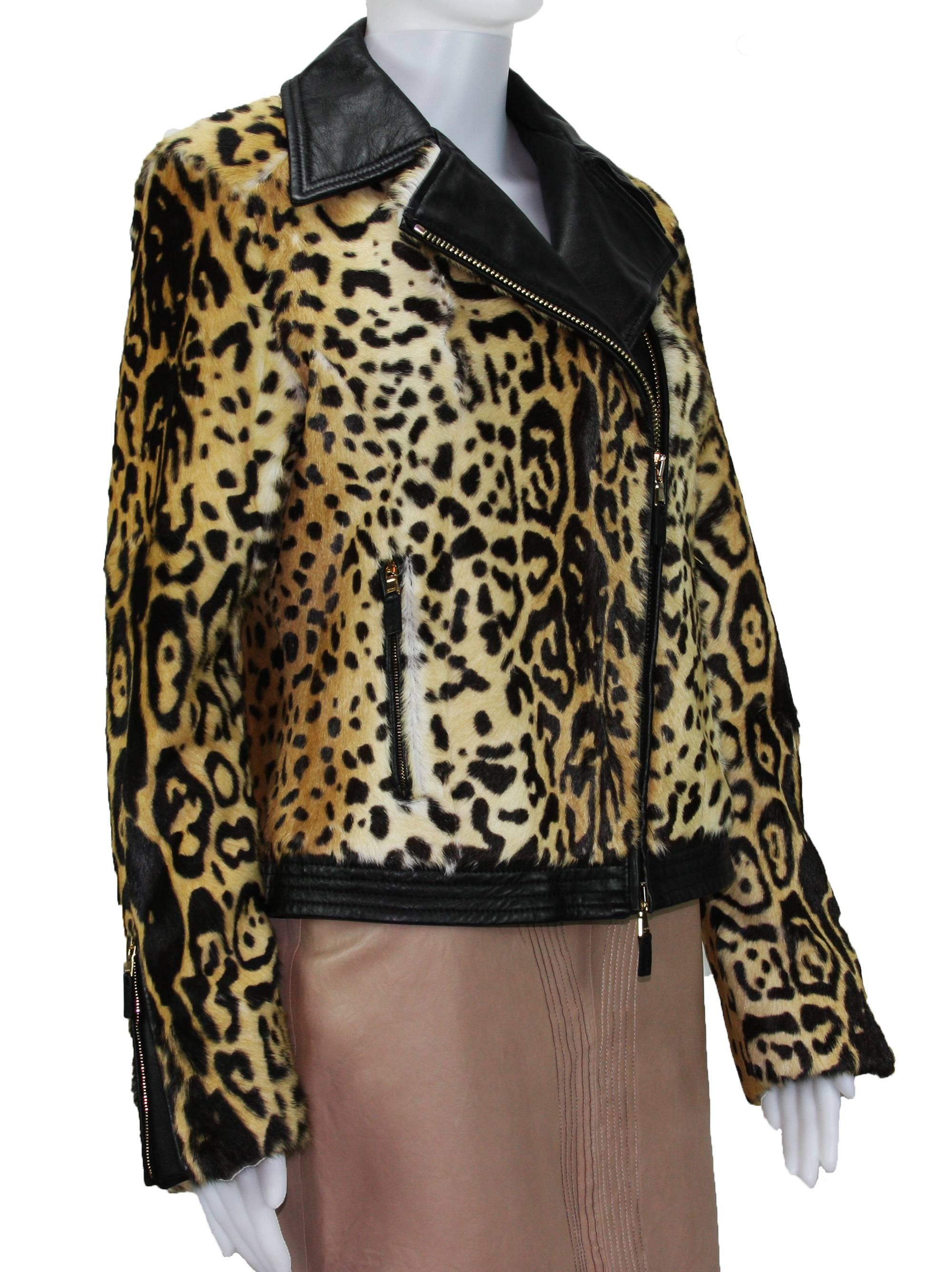 New ETRO Leopard Print Leather Moto Jacket
Italian Size 44 – US 8.
100% LAMB Leopard Print Leather
Colors – Black / Yellow
Zipper Closure
Two Front Zip Closure Pockets
Gusseted Zip Cuffs
Fully Lined and Padded
Measurements: Length – 23 inches,