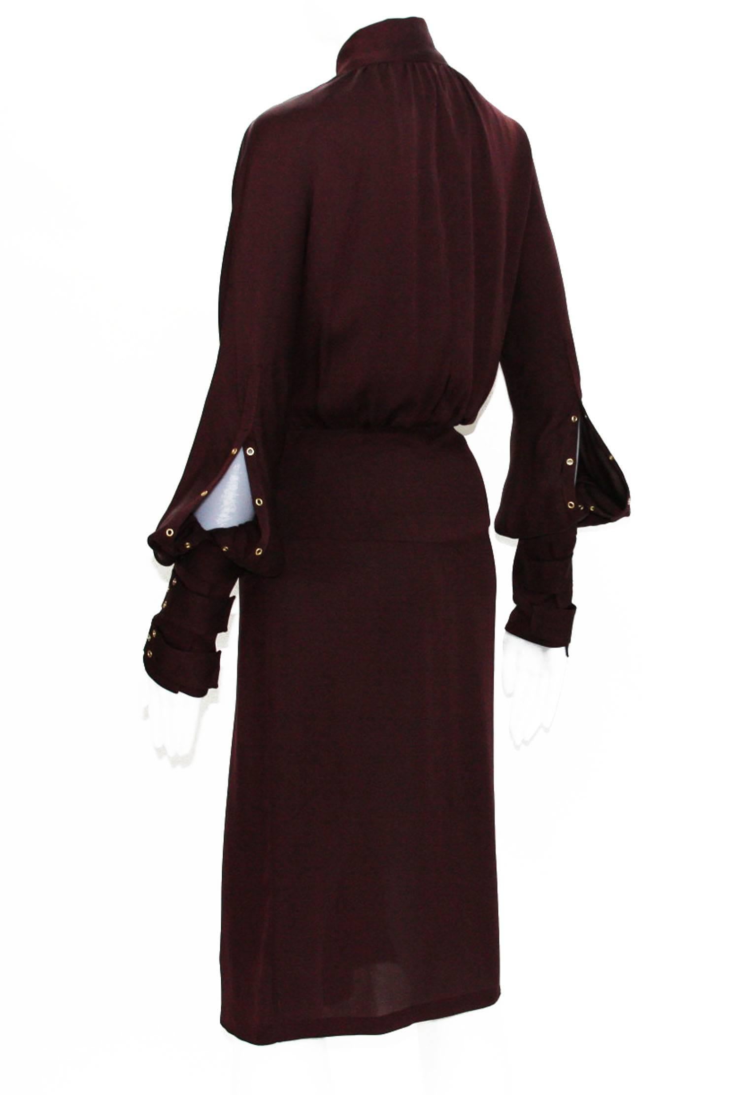 Tom Ford for Gucci 2003 Collection 3x Buckle Grommet Sleeve Burgundy Dress 40 -  In Excellent Condition For Sale In Montgomery, TX