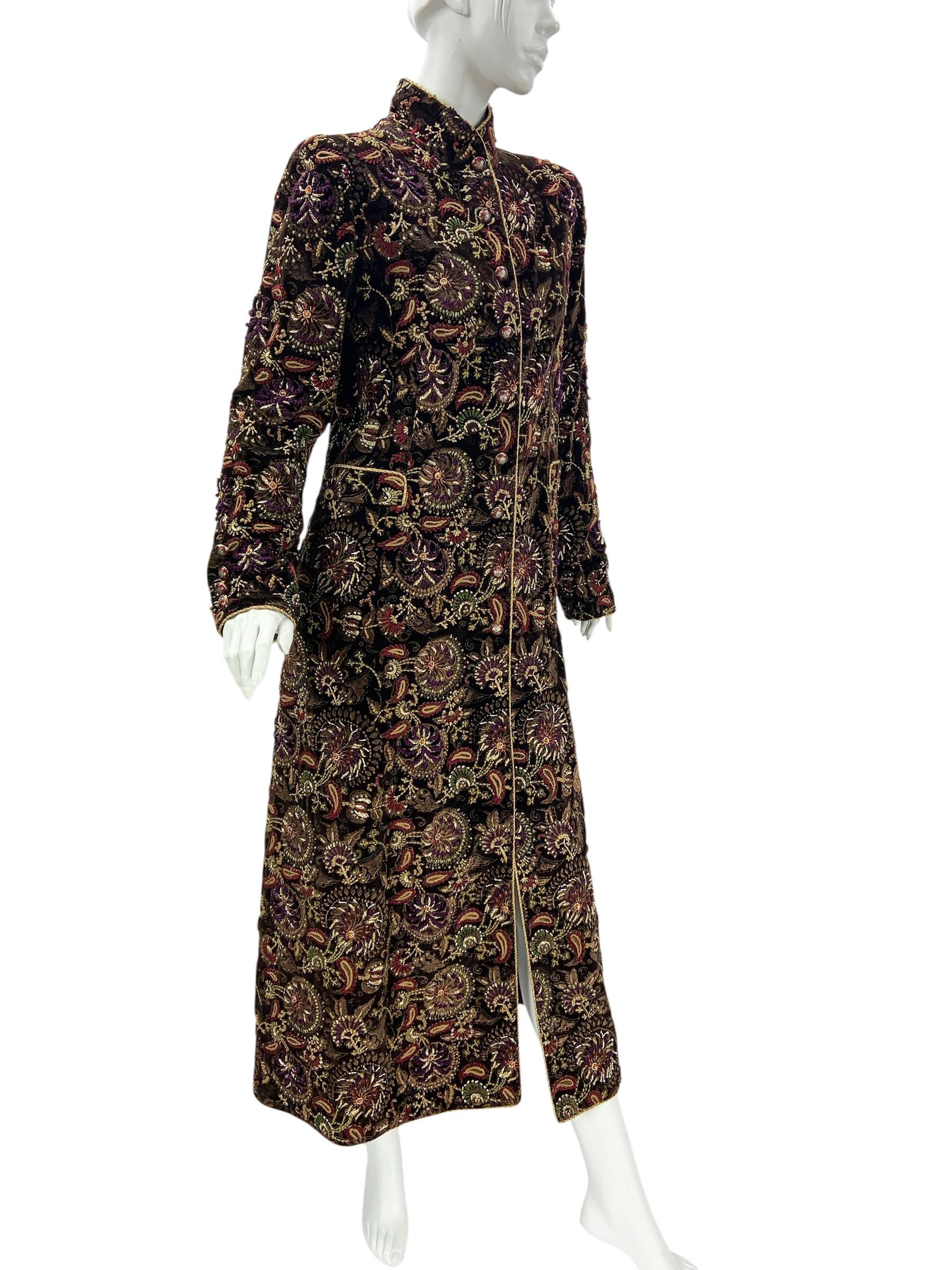 Manteau Oscar De La Renta F/W 2003 couleur chocolat foncé richement orné US 12 Excellent état - En vente à Montgomery, TX