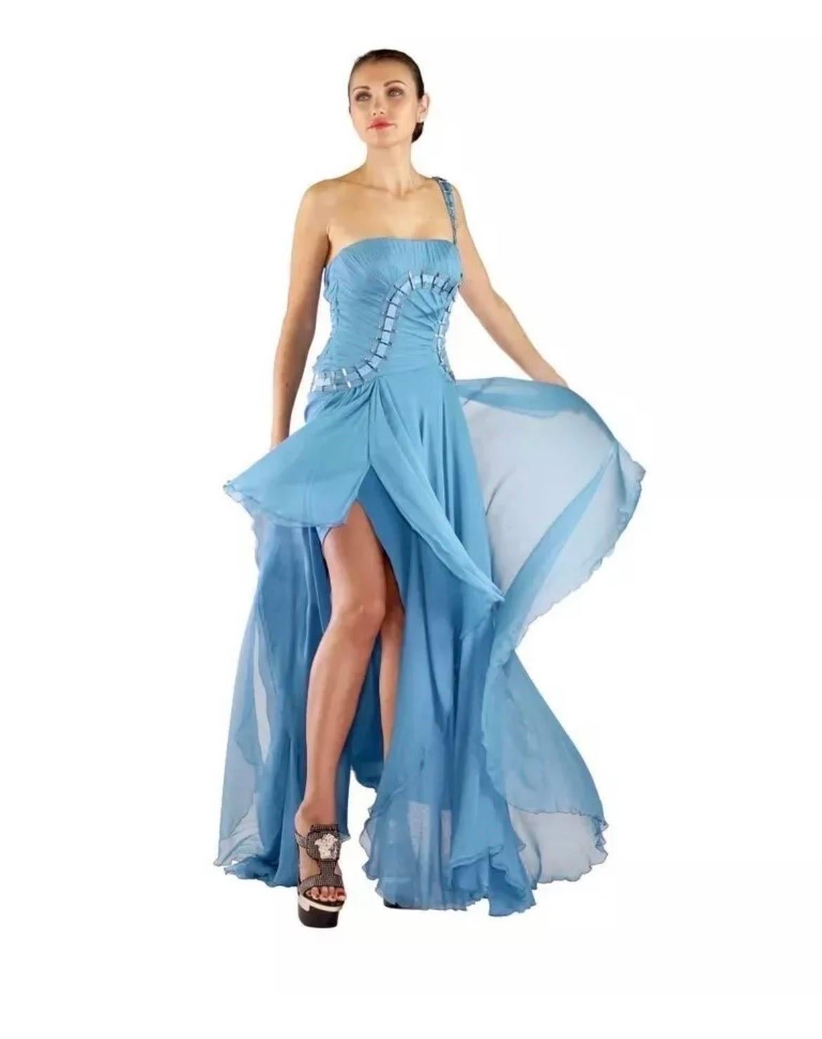 2009 Vintage Versace Blaues Seidenkleid mit einer Schulter, wie bei Donatella 44 gesehen im Angebot 4