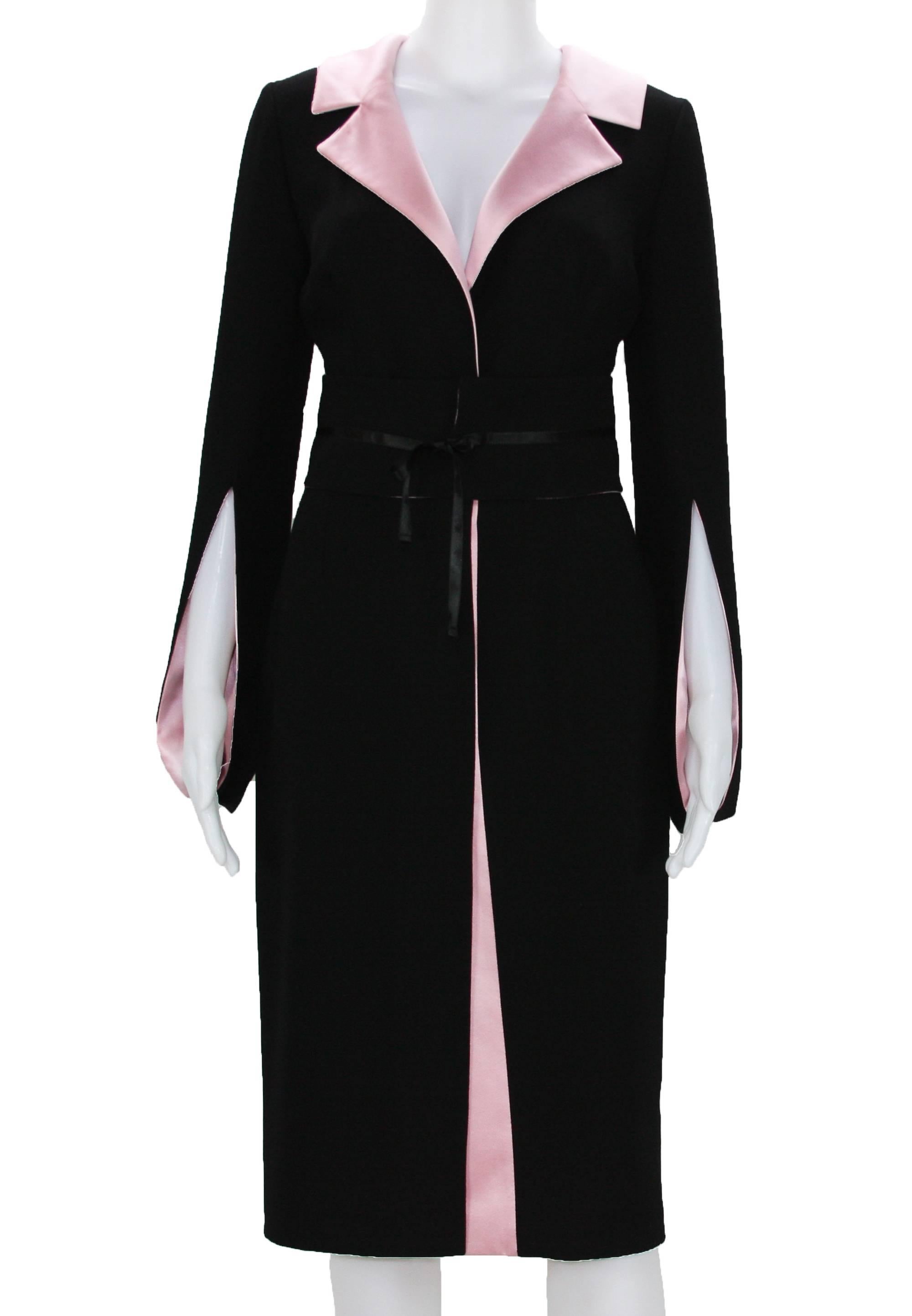 The 80's Will Never Fade Uut of Style!!!
Balmain 80's Classic Black & Pink Wool Dress with Belt
Fr. size 36 - US 4
100% Wool
Lining - 70% Acetate, 30% Silk.
Detachable Belt (reversible side - pink).
Unique Kimono Style Sleeve - fully lined in pink