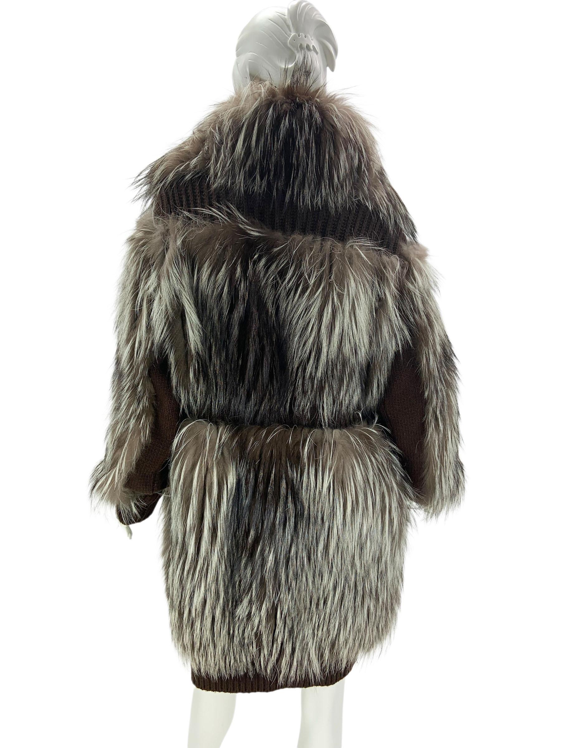 Yves Saint Laurent Cappotto oversize in pelliccia di volpe e lana e cashmere Fr. 44 in vendita 3