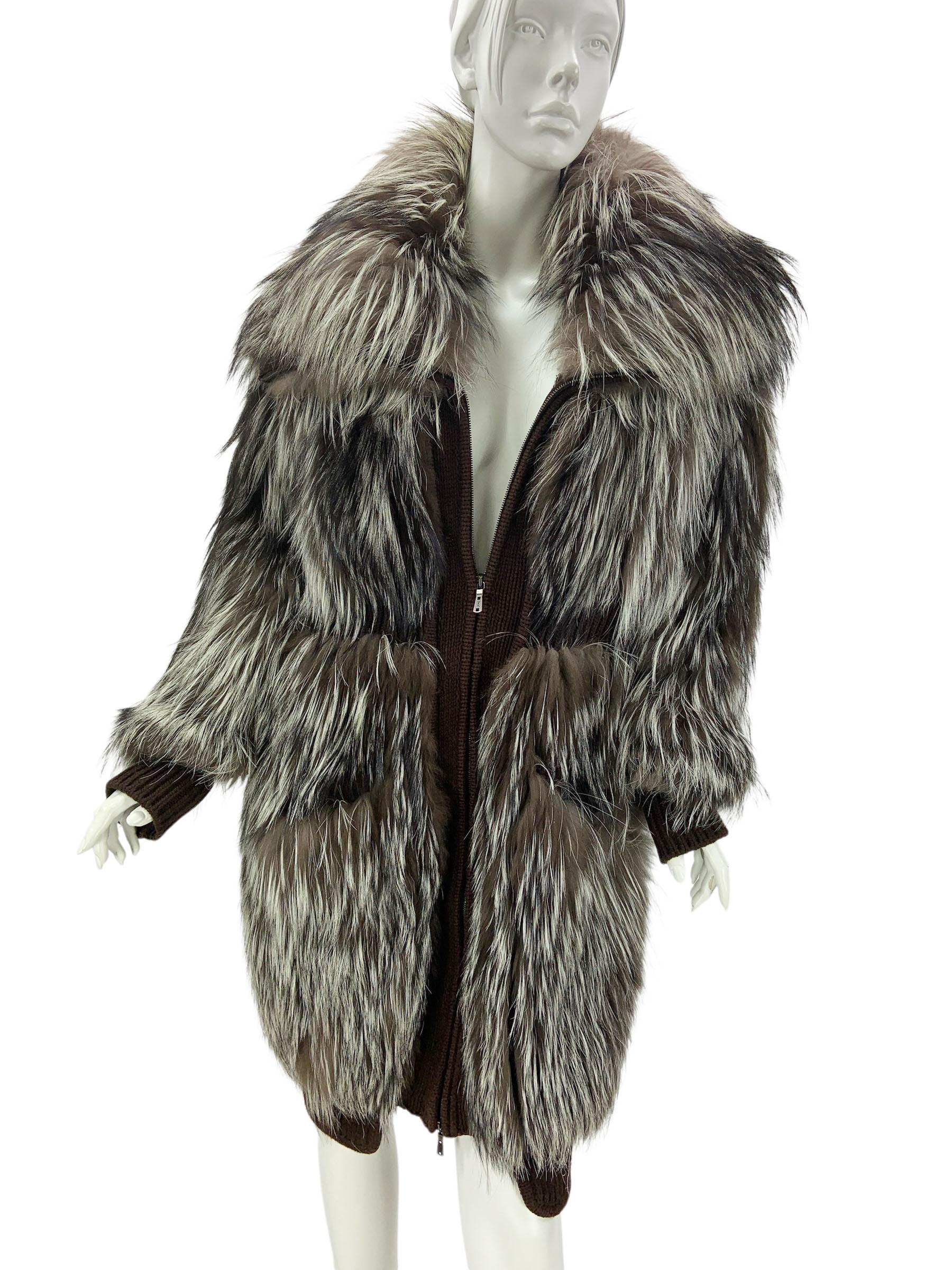 Nero Yves Saint Laurent Cappotto oversize in pelliccia di volpe e lana e cashmere Fr. 44 in vendita