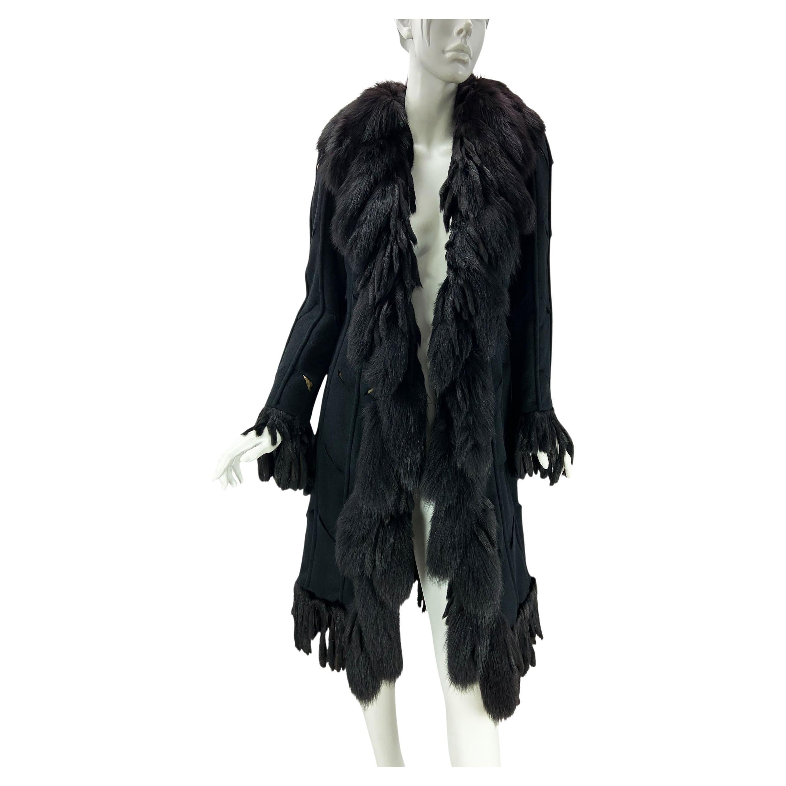 Vintage Versace A/I 2003 Cappotto in lana d'angora nera e volpe tagliata, italiano 38 in vendita