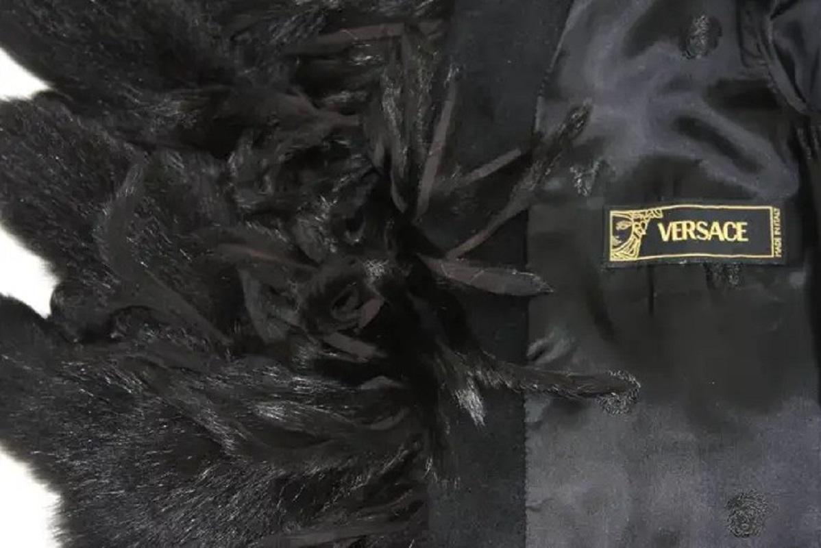 Vintage Versace A/I 2003 Cappotto in lana d'angora nera e volpe tagliata, italiano 38 in vendita 9