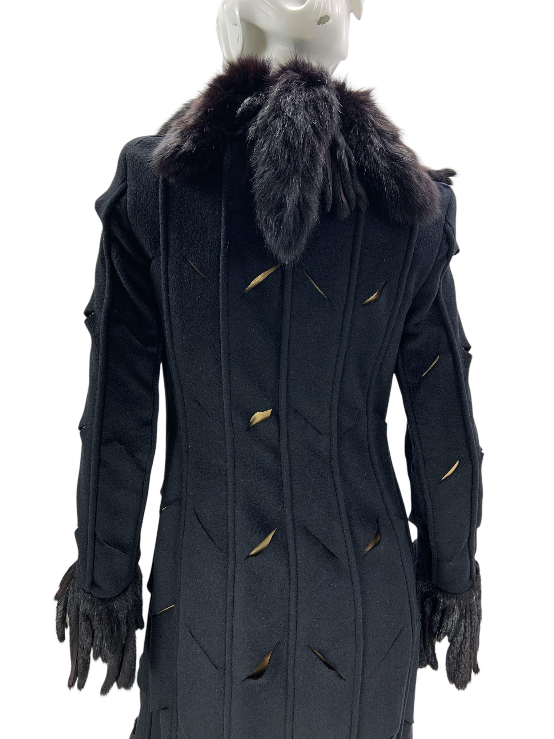 Vintage Versace A/I 2003 Cappotto in lana d'angora nera e volpe tagliata, italiano 38 in vendita 6