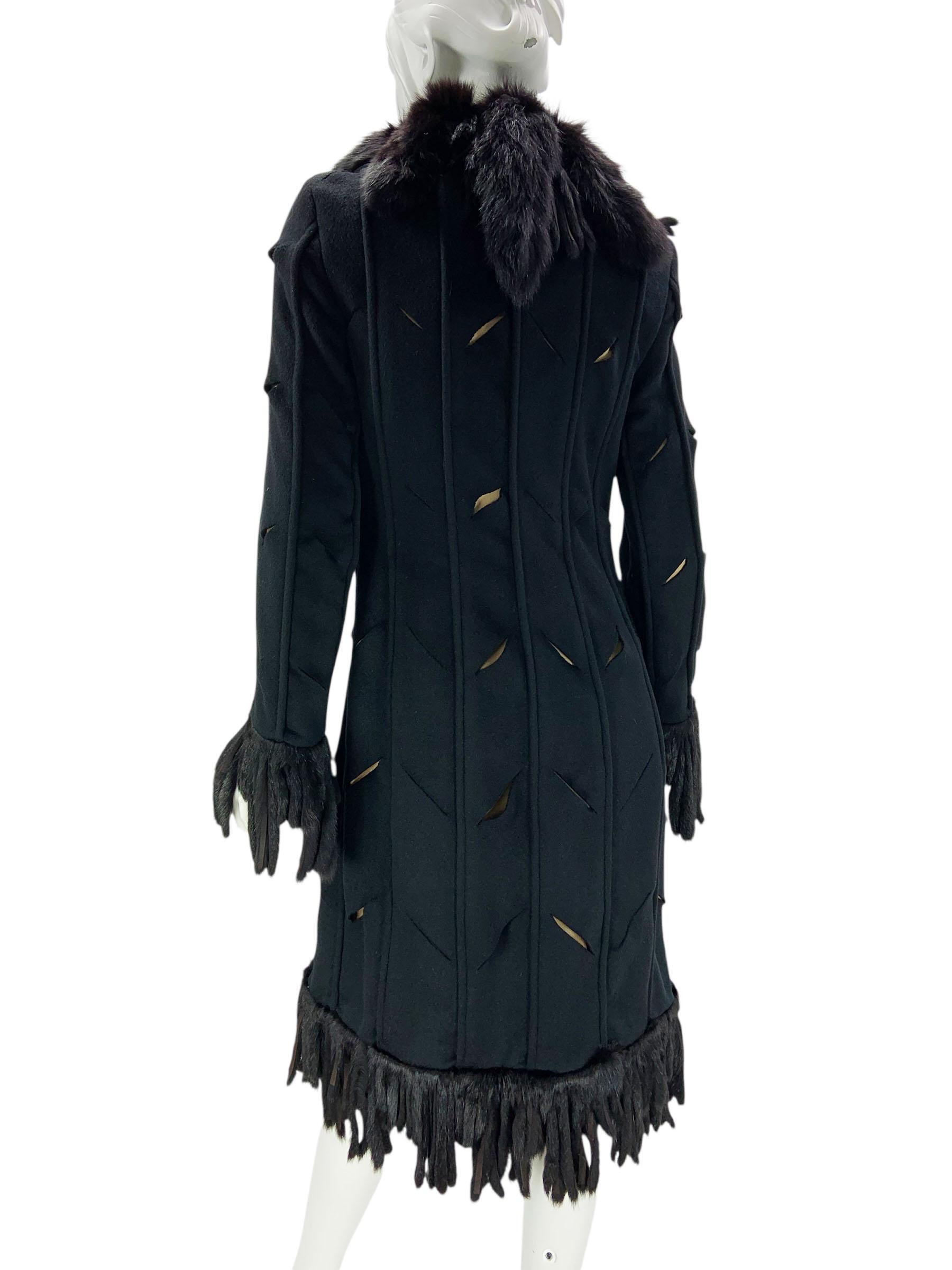 Vintage Versace A/I 2003 Cappotto in lana d'angora nera e volpe tagliata, italiano 38 in vendita 2