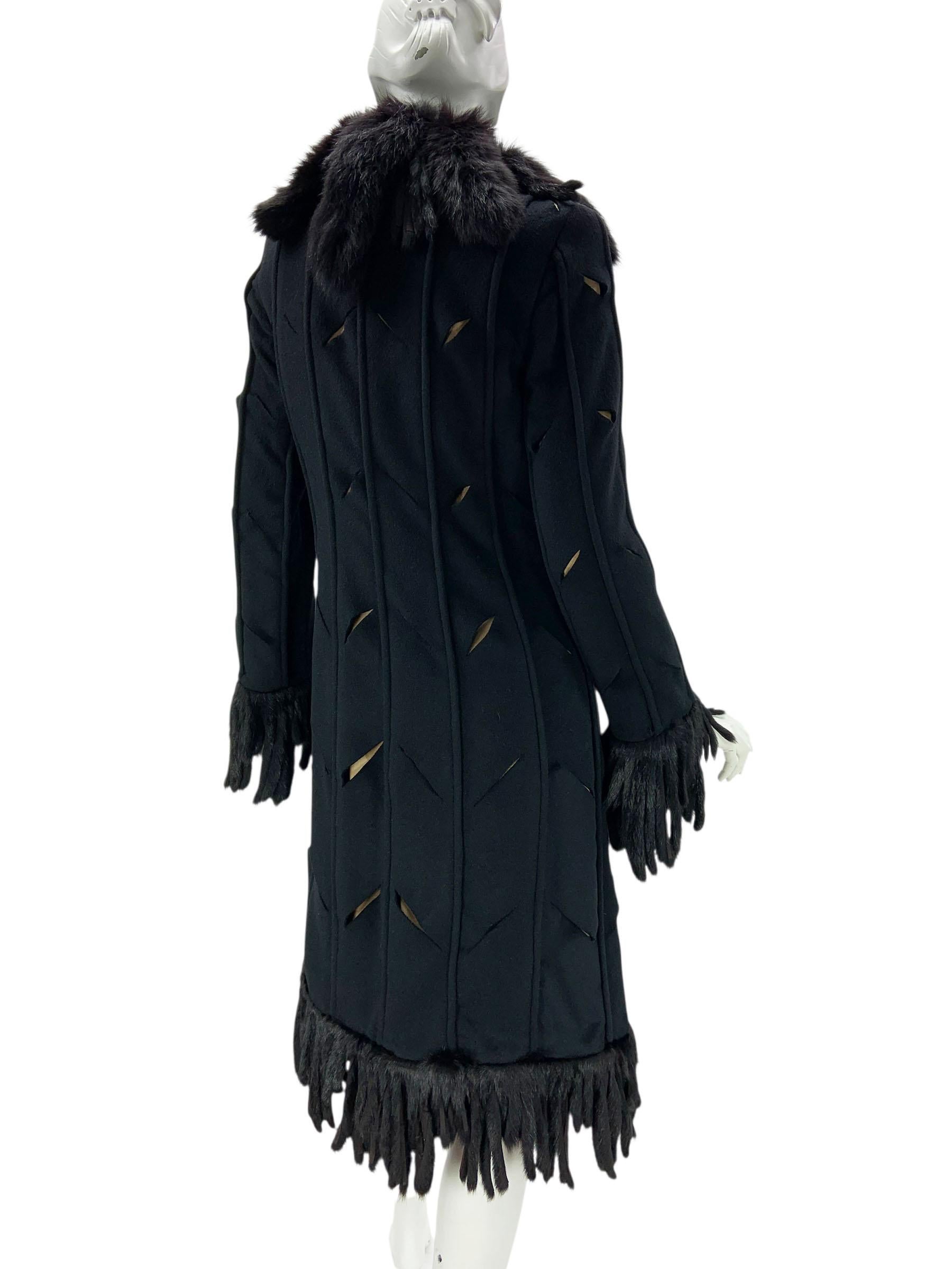 Donna Vintage Versace A/I 2003 Cappotto in lana d'angora nera e volpe tagliata, italiano 38 in vendita