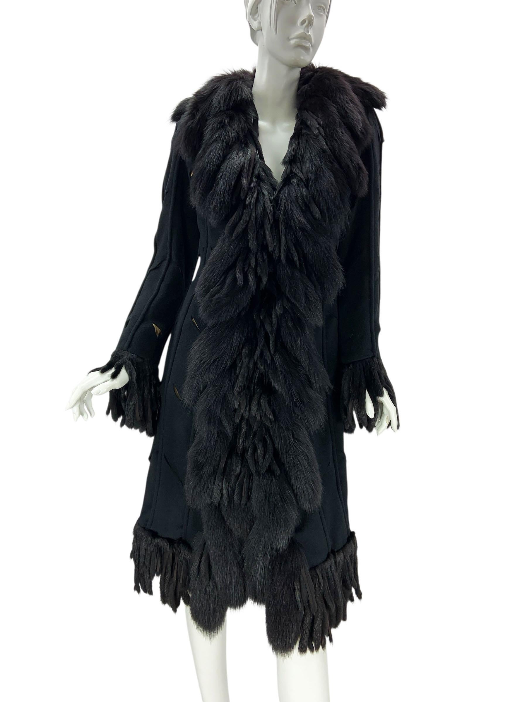 Nero Vintage Versace A/I 2003 Cappotto in lana d'angora nera e volpe tagliata, italiano 38 in vendita