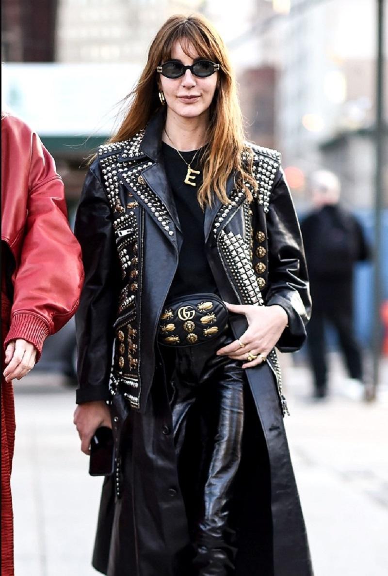 Noir La veste en cuir brodée et cloutée de Gucci pourrait être vue sur Ozzy Ousbourne pendant sa tournée. en vente