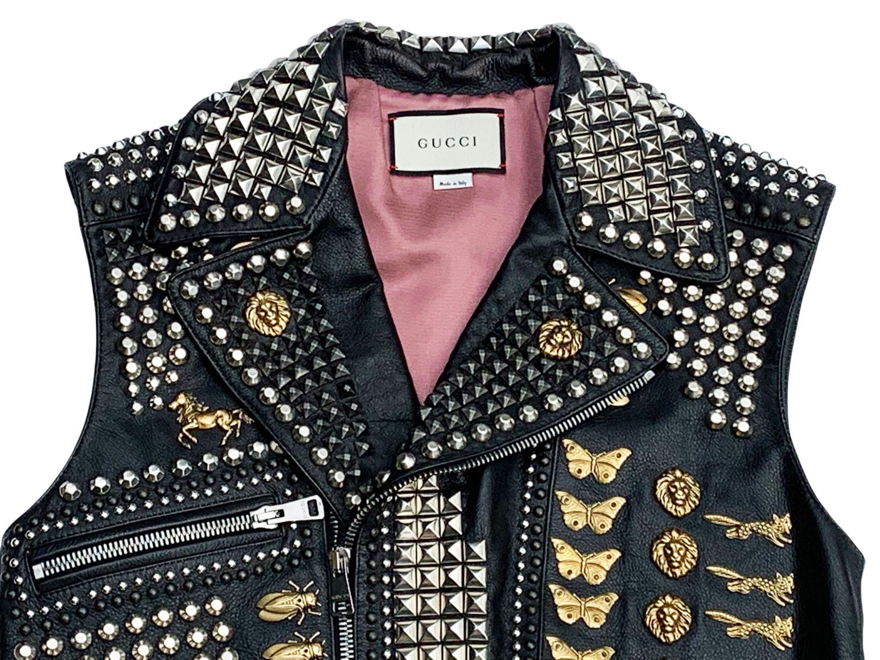 La veste en cuir brodée et cloutée de Gucci pourrait être vue sur Ozzy Ousbourne pendant sa tournée. en vente 1