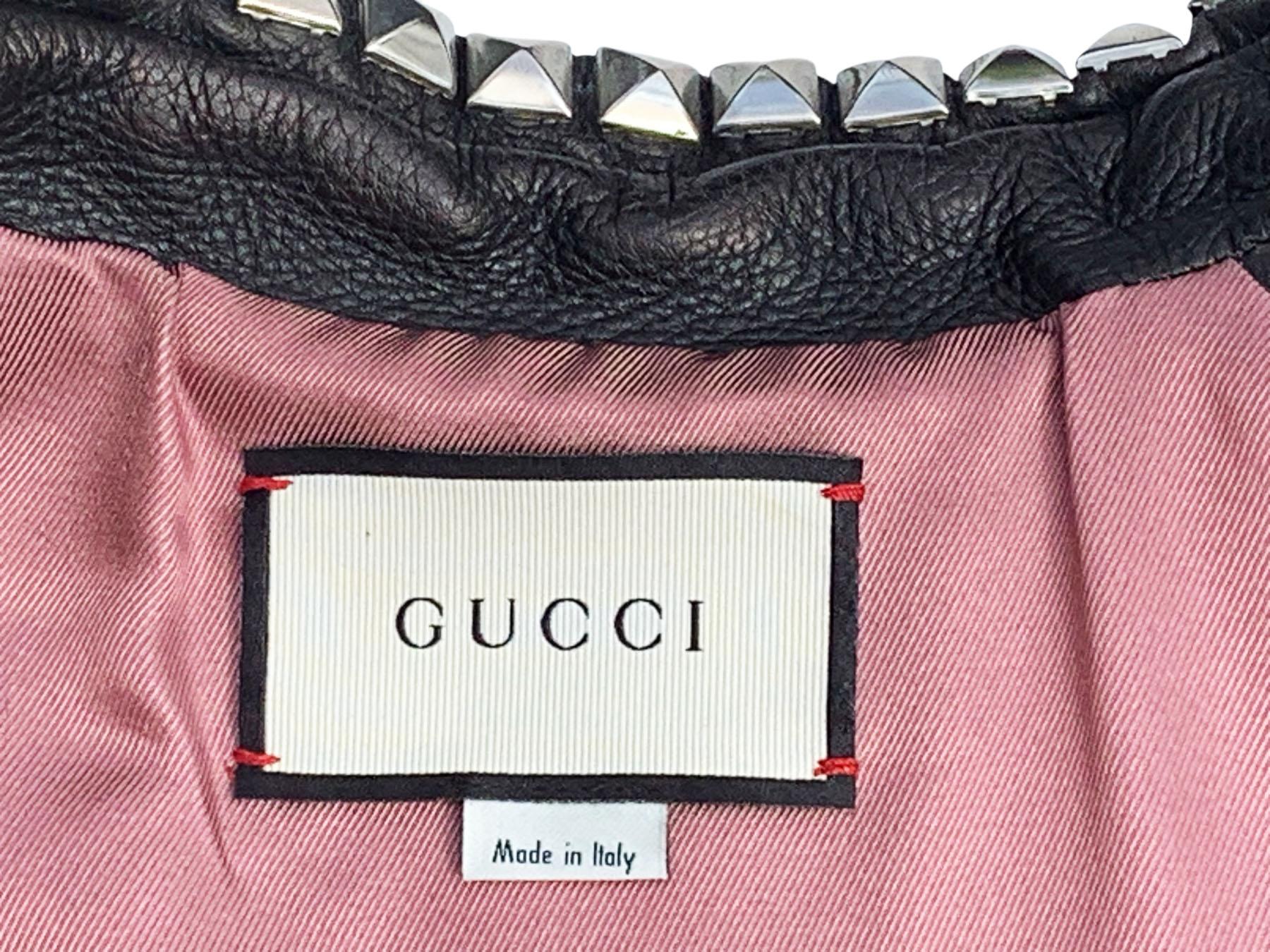 La veste en cuir brodée et cloutée de Gucci pourrait être vue sur Ozzy Ousbourne pendant sa tournée. en vente 10