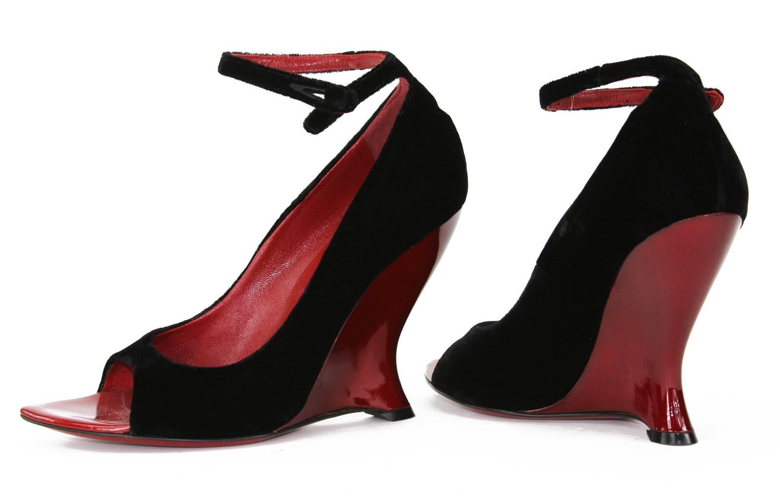 New Tom Ford for Yves Saint Laurent F/W 2004 Red Black Shoes 38.5  39  42 In New Condition For Sale In Montgomery, TX