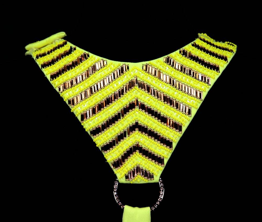 Nuovo abito da cocktail VERSACE con perline e increspature giallo stretch 44 - US 8 in vendita 3