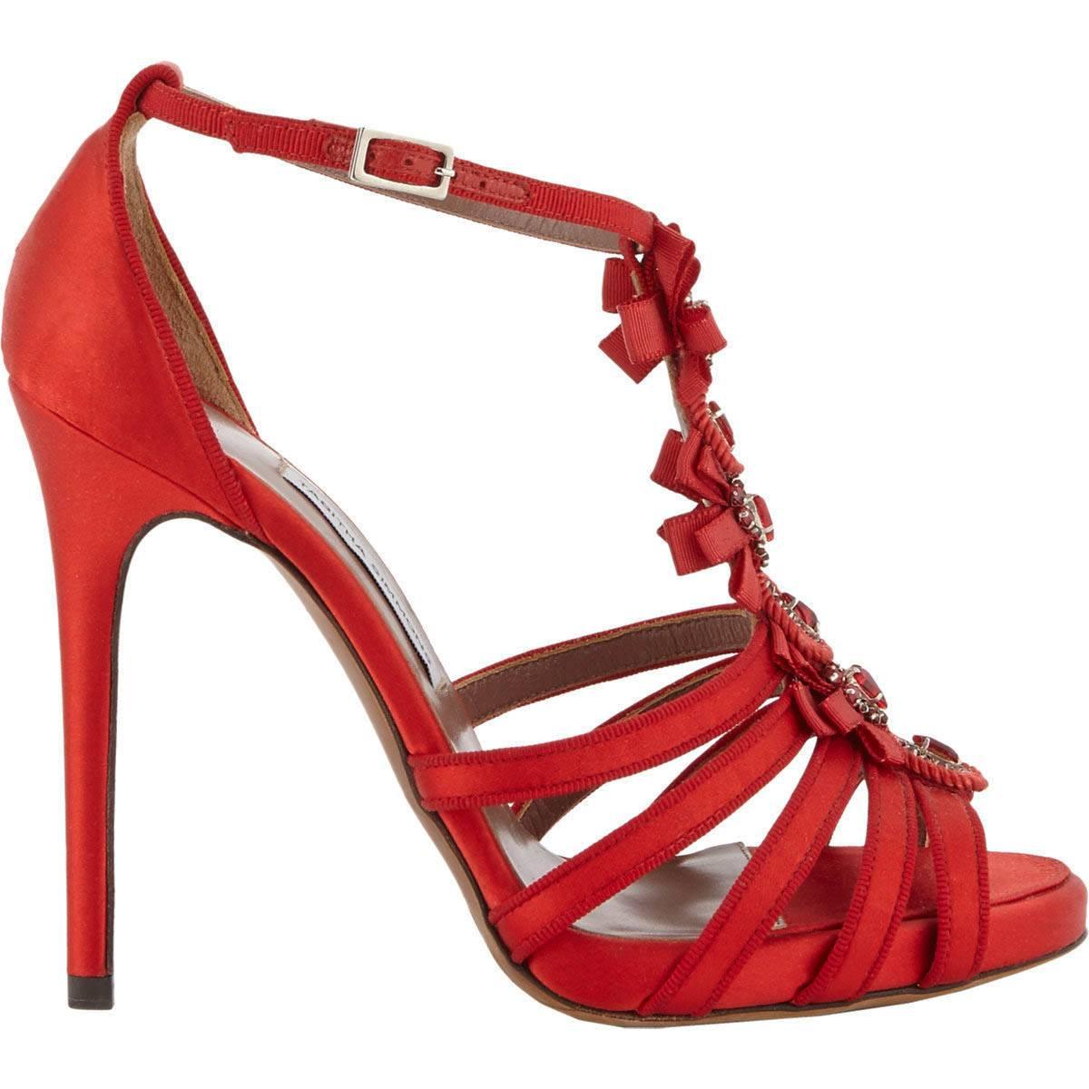 New TABITHA SIMMONS Knotting T-Strap Sandals
Italian Size 38 - US 8
Color - Red
Jewel-Embellished Rope, Grosgrain Bows, Open Toe, Multi-Strap Vamp, Tonal Grosgrain Trim
Thin Ankle Strap with Silver Tone Buckle, Satin-Covered Stiletto Heel, Leather