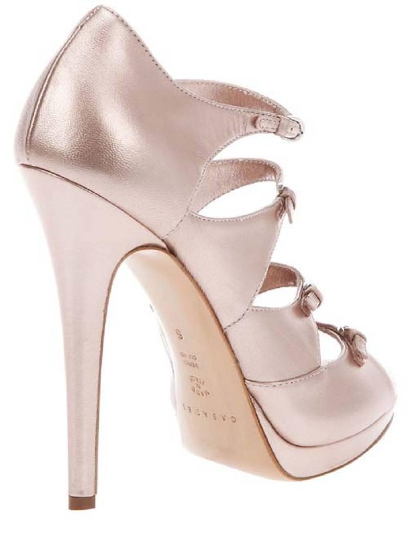 New CASADEI Double Platform Shoes
Italian size 38.5 - US 8.5
Color - Soft Pink
Composition - Shimmer Leather
Four Buckled Straps Across the Foot
Inner Zip-Closure
Leather Sole
Heel Height - 4.88 inches (12.5 CM)
Platform - 1 inch (2.5 CM)
Made in