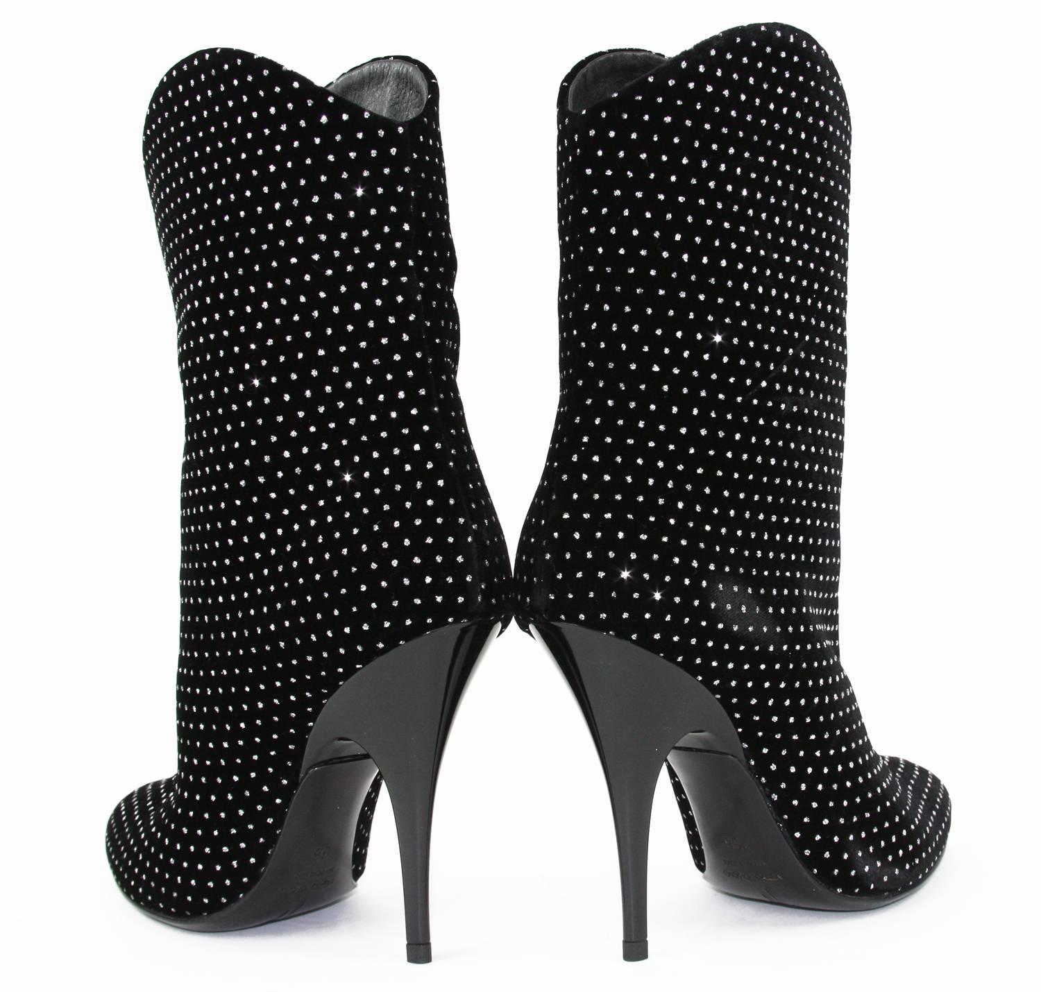 New GIUSEPPE ZANOTTI Fully Crystal Embellished Velvet Black Boots It 36 - US 6 In New Condition In Montgomery, TX