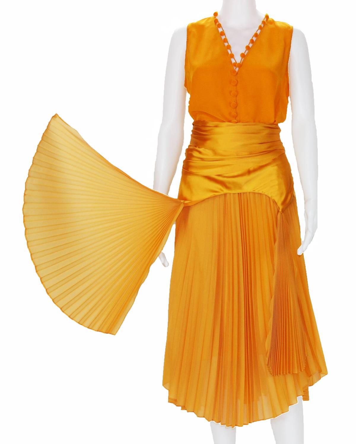 Tom Ford for Yves Saint Laurent S/S 2004 Silk Orange Top and Skirt Set  Fr 38/40 In Excellent Condition In Montgomery, TX