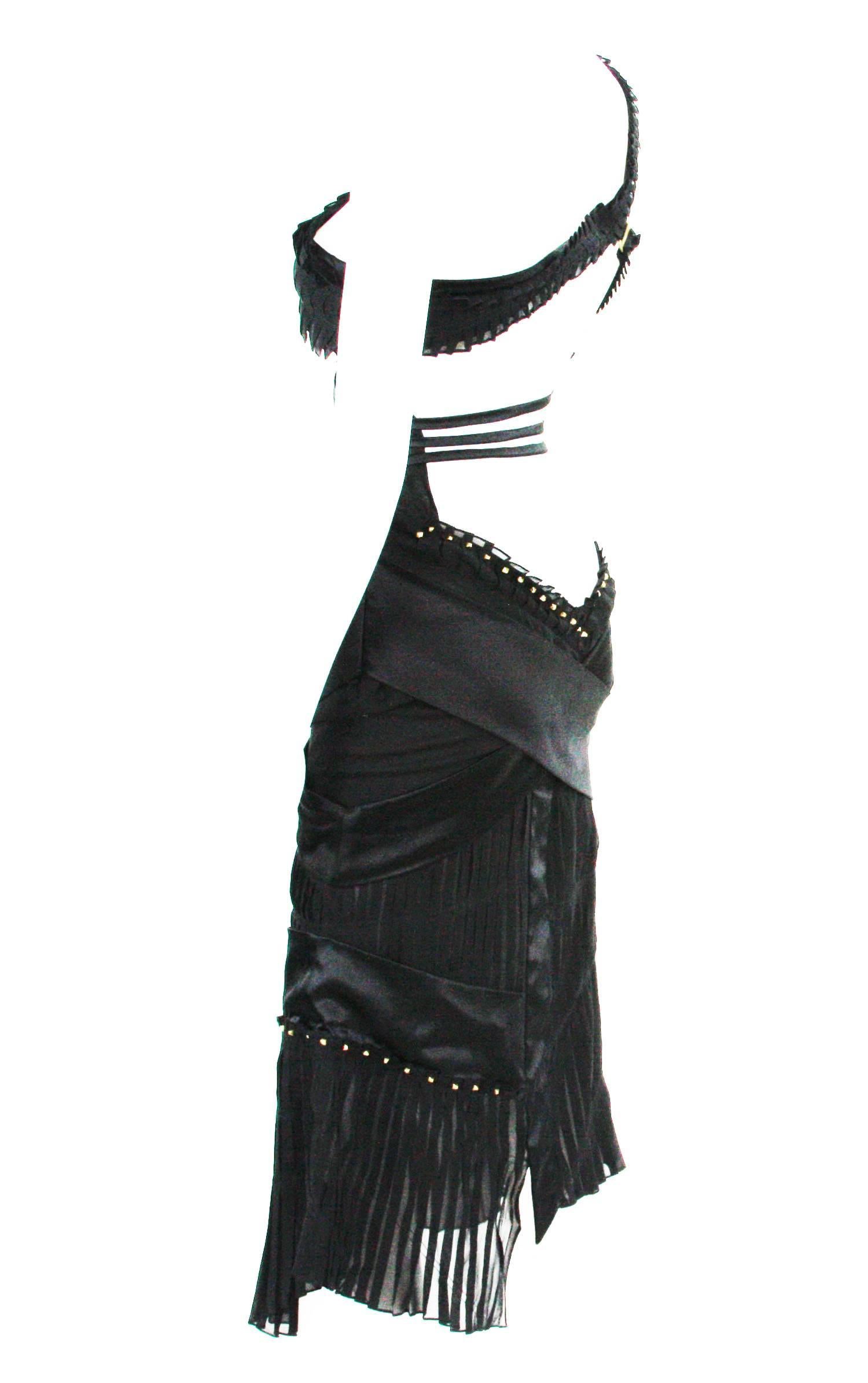 Tom Ford für Gucci 2003 Kollektion Cut Out Kleid mit offenem Rücken und Nieten It. 42 - US 6 im Zustand „Hervorragend“ im Angebot in Montgomery, TX