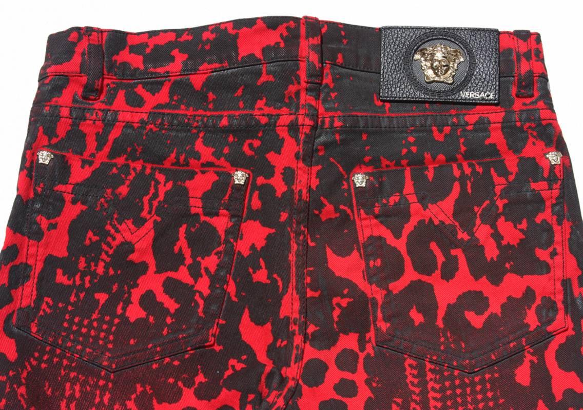 Brown New $795 Versace Red Black Medusa Leopard Graphic Print Stretch Denim Jeans S, M