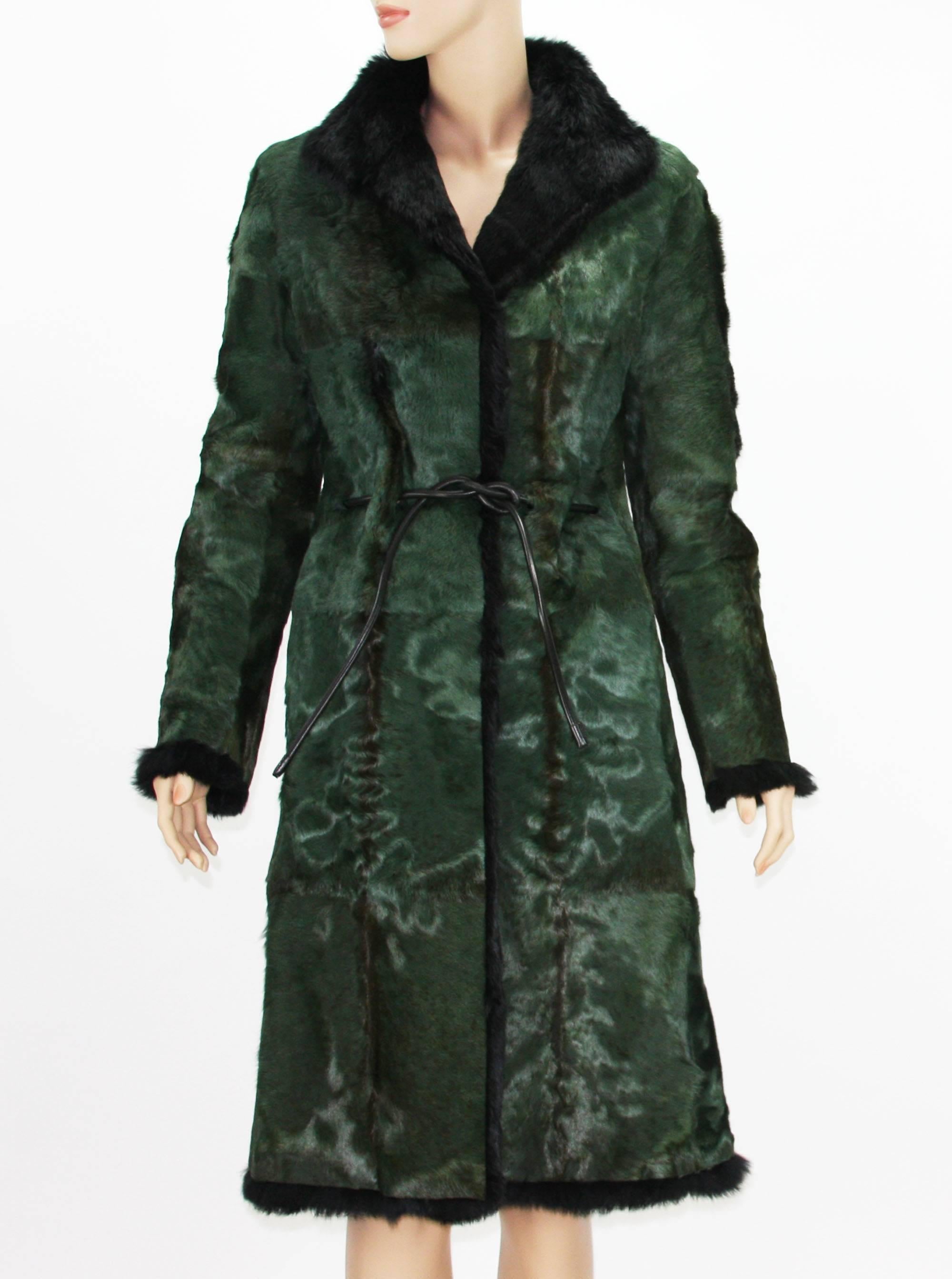 Tom Ford for Gucci 1999 Collection Reversible Emerald Green Fur Coat It. 40 In Excellent Condition For Sale In Montgomery, TX