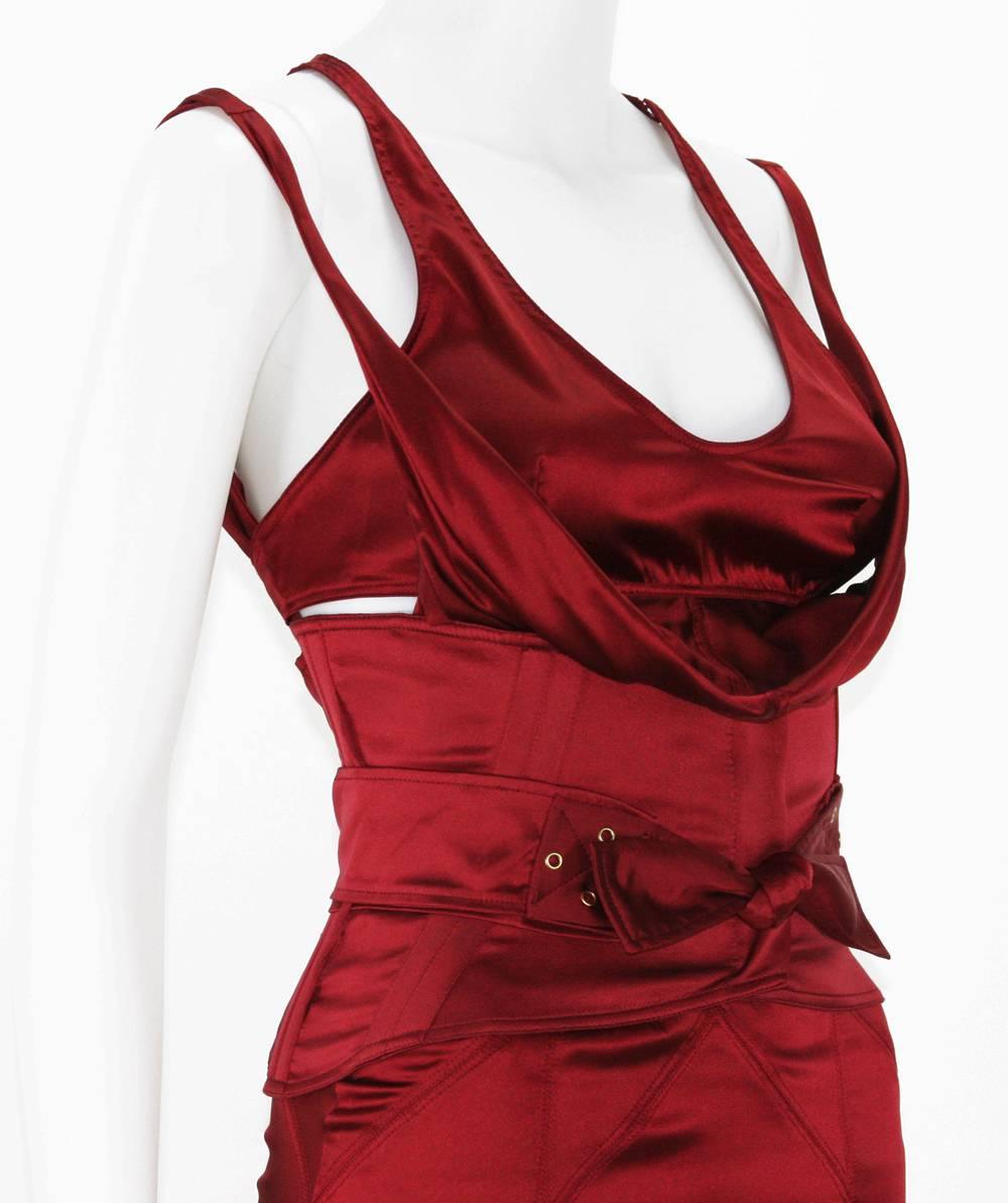 Women's Tom Ford for Gucci F/W 2003 Ruby Red Corset Belt Silk Dress It. 40 - 4  For Sale