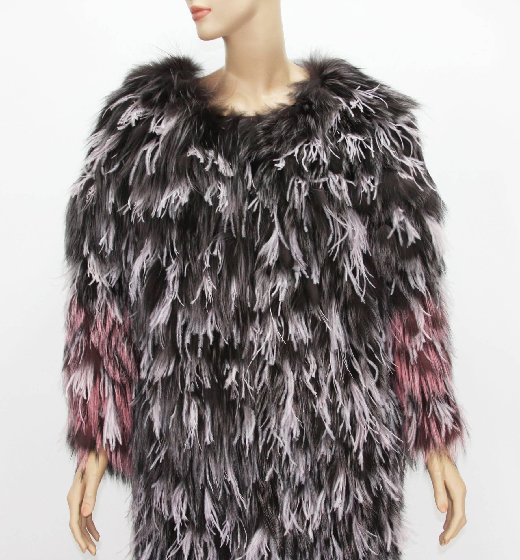 Exotic Oscar de la Renta Ostrich Feathers and Fox Fur Evening Coat Jacket In Excellent Condition For Sale In Montgomery, TX