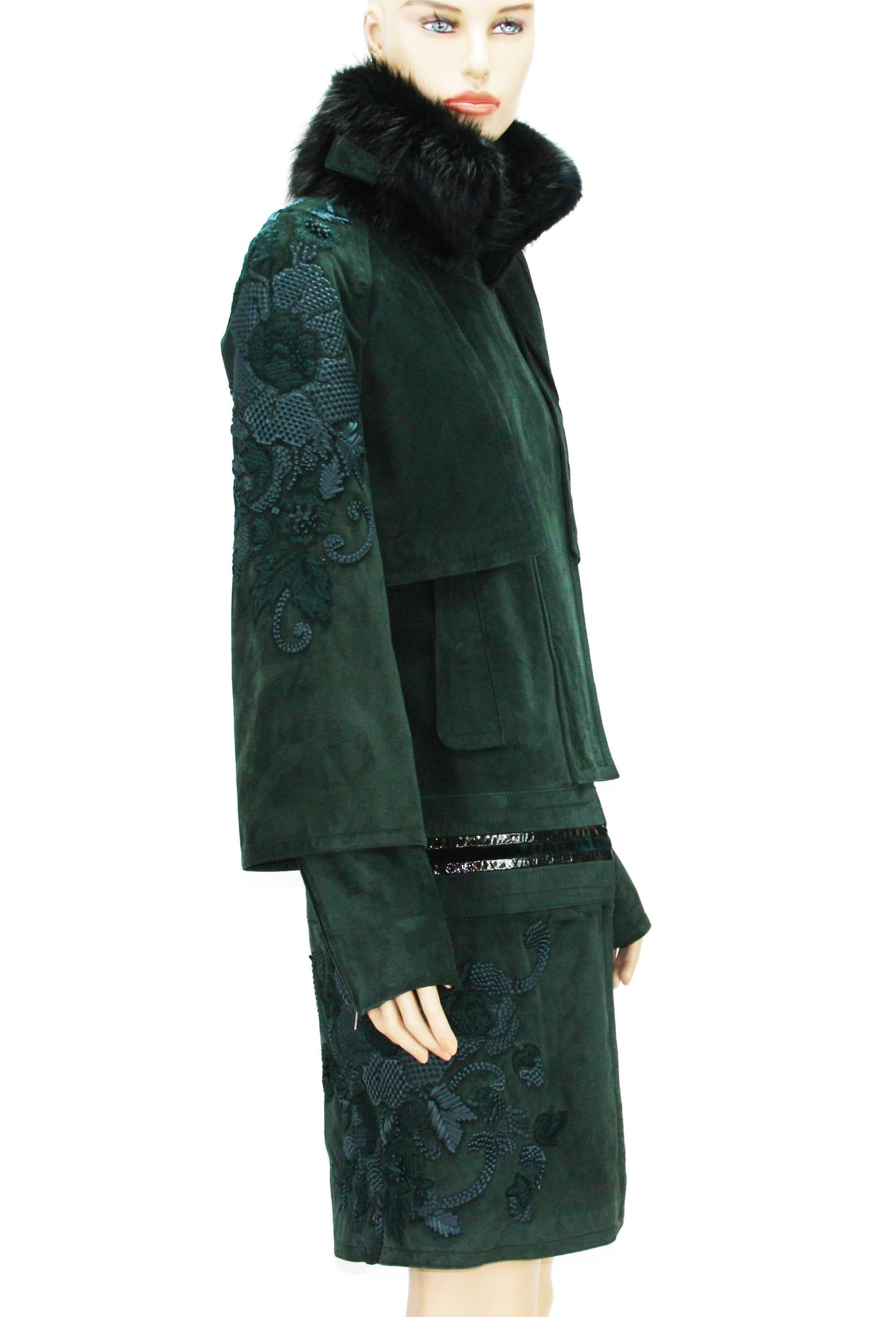 Tom Ford for Gucci - Manteau en daim vert forêt avec col en fourrure brodé, taille IT 42 US 6 Pour femmes en vente