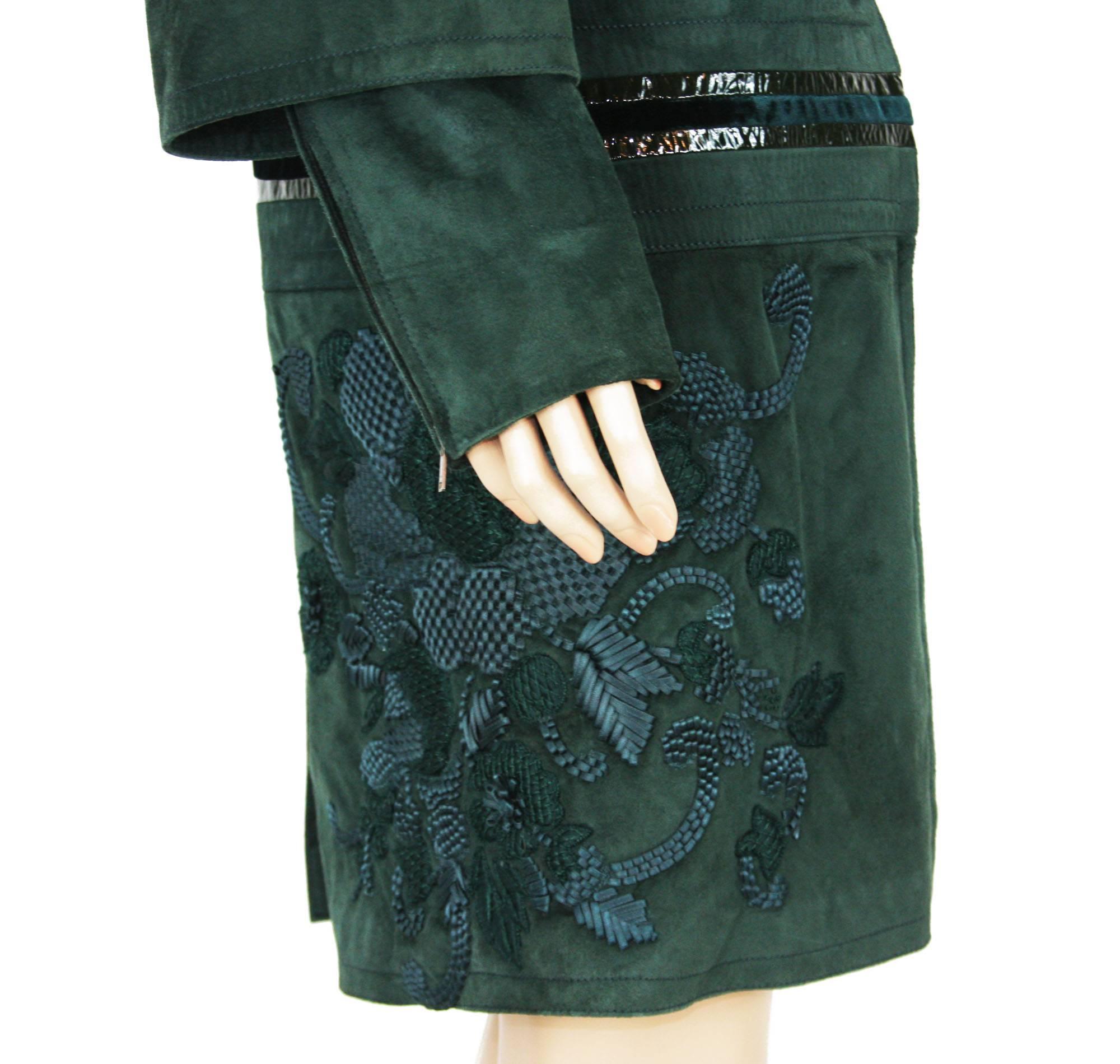Tom Ford for Gucci - Manteau en daim vert forêt avec col en fourrure brodé, taille IT 42 US 6 en vente 2