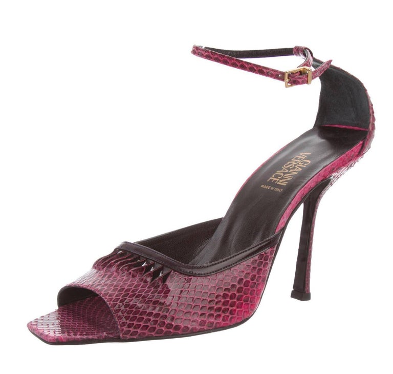 New Gianni Versace Vintage Raspberry Snakeskin Peep-toe Shoes Sandals ...