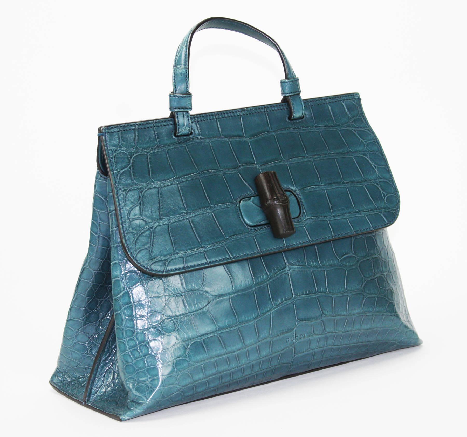 Bleu Nouveau $24.000 Gucci Crocodile Dusty Turquoise Top Handle Shoulder Strap Medium Bag en vente