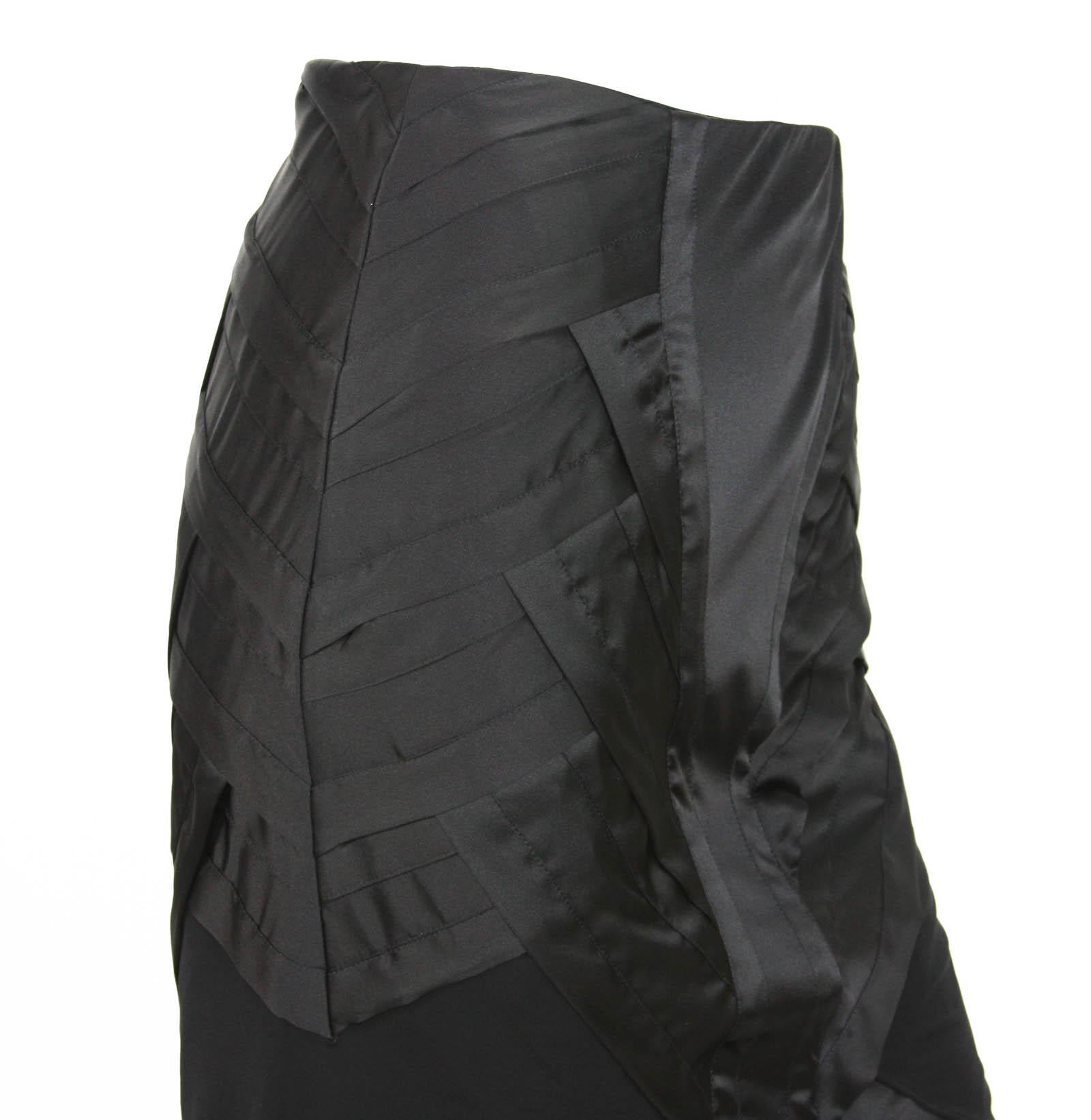 New Tom Ford for Gucci F/W 2004 Black Silk Pleated Skirt It 40 - US 4 For Sale 1