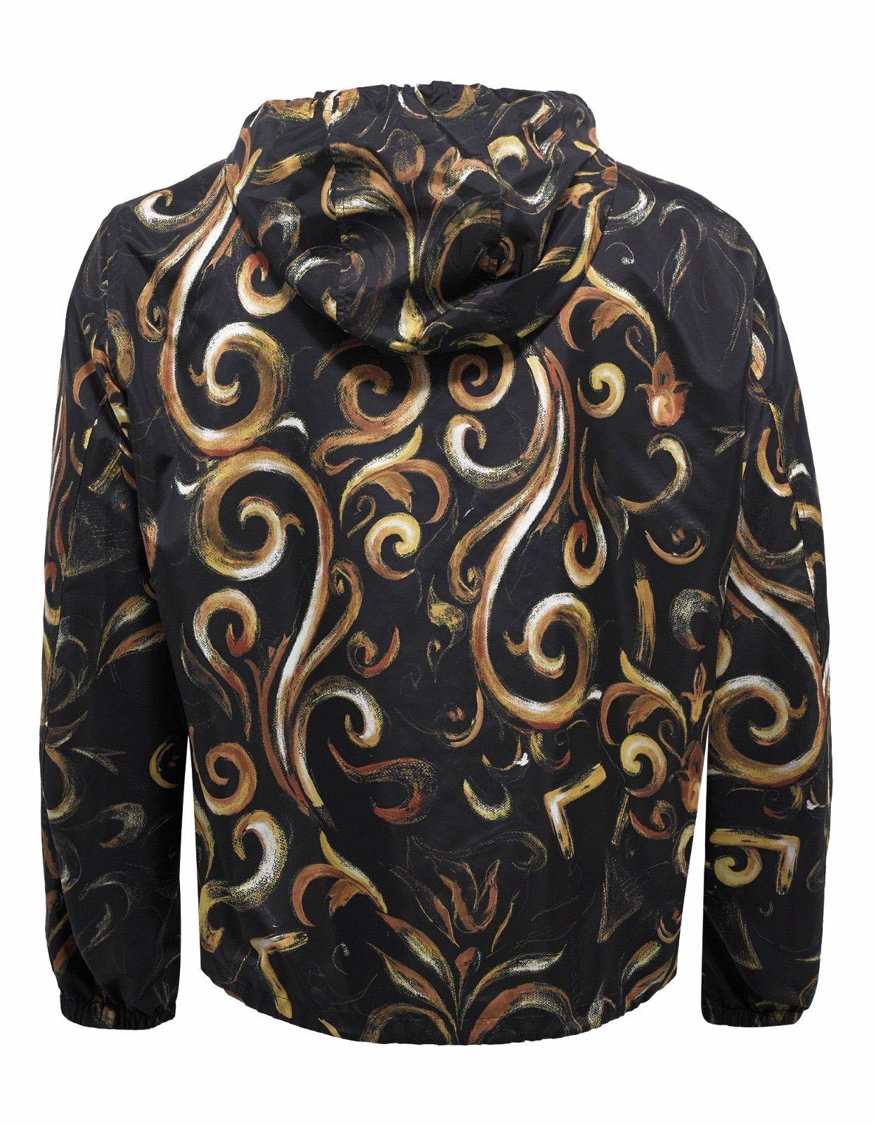 This hooded nylon jacket with front zip closure and drawstring accents features the Barocco Istante print - an interpretation of the iconic Versace motif intertwined in French Baroque style.
Designer size - 50 ( US 40)
Barocco Istante Print, Hooded,
