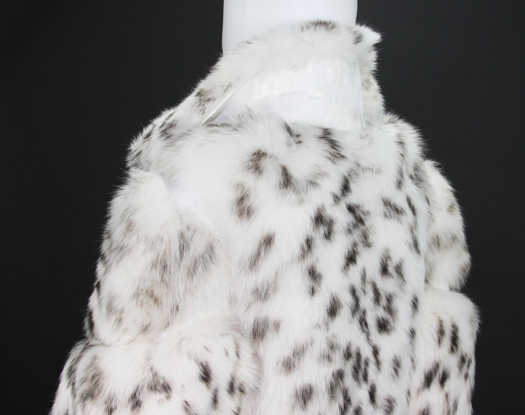 Versace, véritable veste en cuir de renard blanc imprimé léopard pour femme, 46 en vente 4