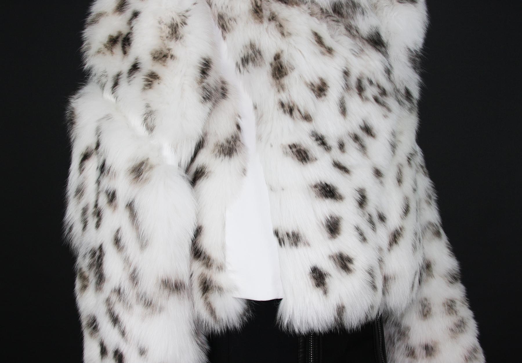Versace, véritable veste en cuir de renard blanc imprimé léopard pour femme, 46 en vente 6