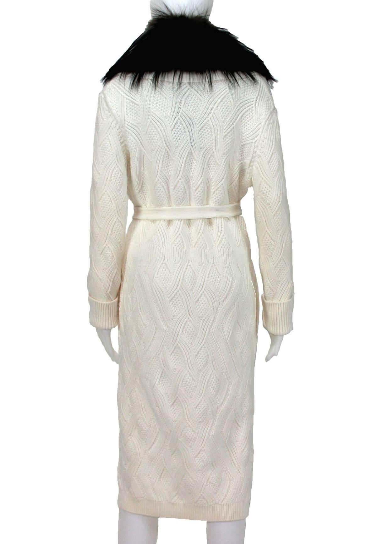 Beige Nuovo Versace Cappotto cardigan in lana color crema con colletto rimovibile in volpe argentata 38 in vendita