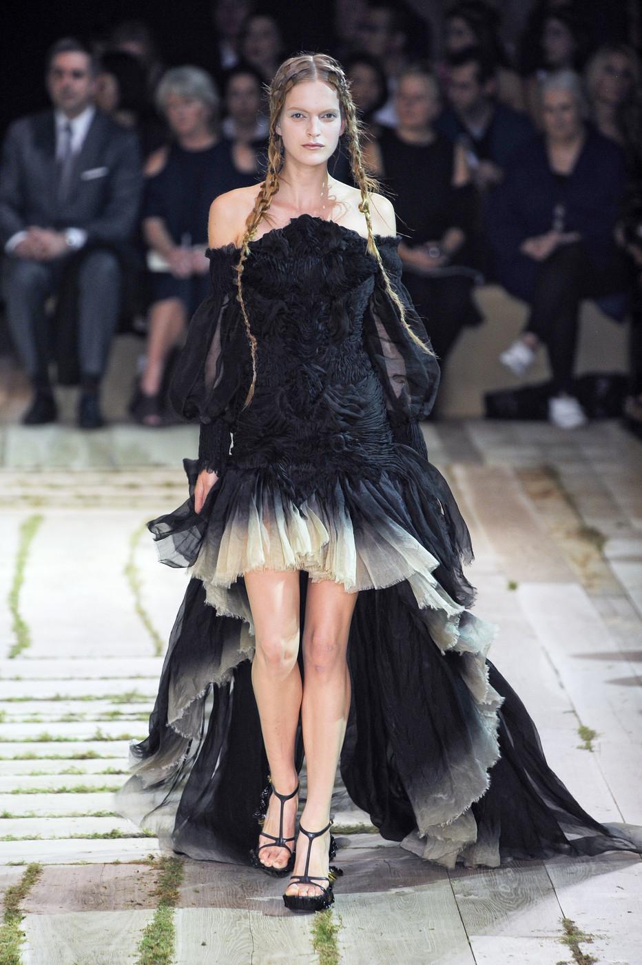 Black New Alexander McQueen Runway S/S 2011 Ombré Off-Shoulder Dress Gown 38