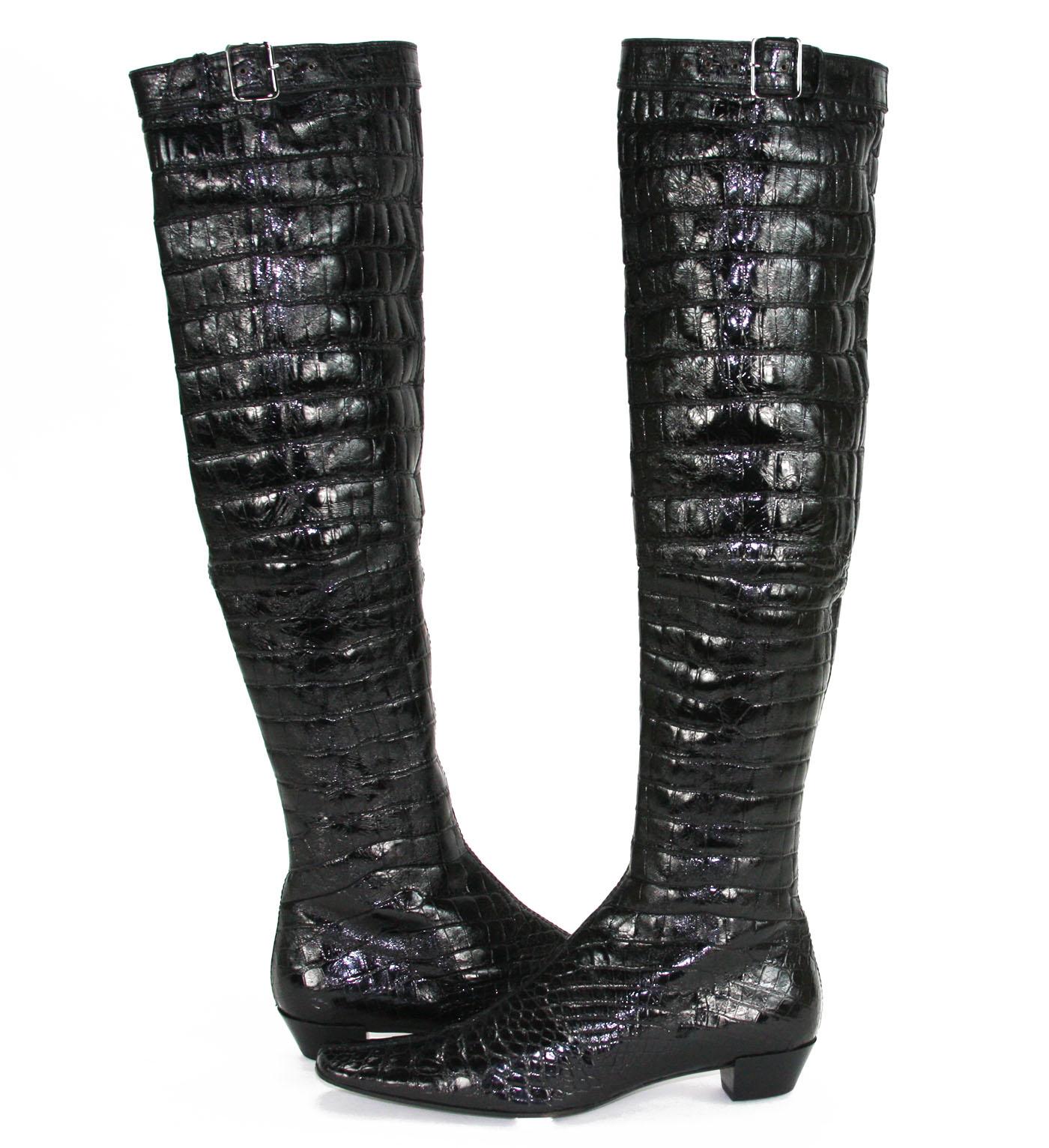 Tom Ford for Gucci Black Alligator Soft & Shiny Skin Over the Knee Boots
Fall / Winter 2001 Collection
Designer size 39 C 
A Truly Luxuries and Elegant Boots, Amazing Exotic Leather - Full Belly Alligator Pieces
Adjustable Buckle at the Top, Soft