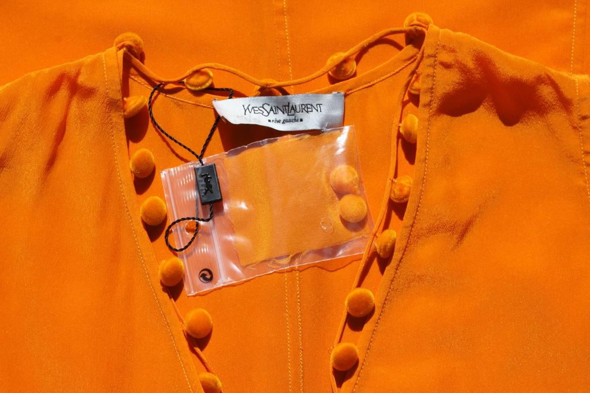 Tom Ford for Yves Saint Laurent S/S 2004 Silk Orange Top and Skirt Set  Fr 38/40 For Sale 3