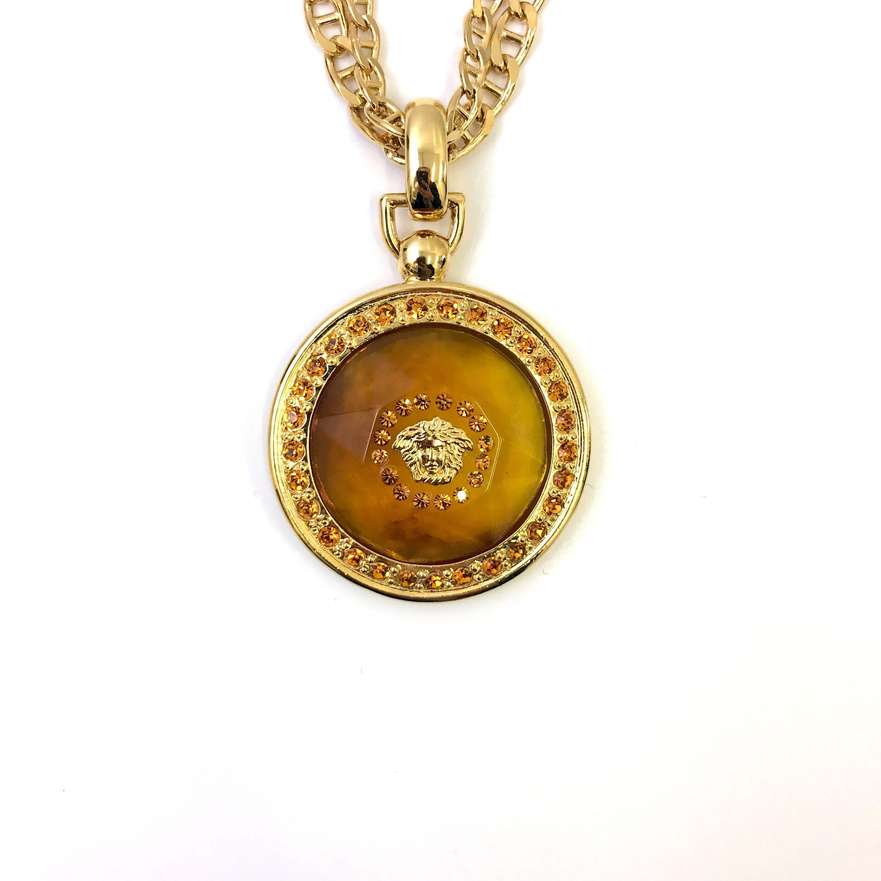 Gianni Versace 1990's gold tone medusa head pendant  In New Condition For Sale In Nottingham, GB