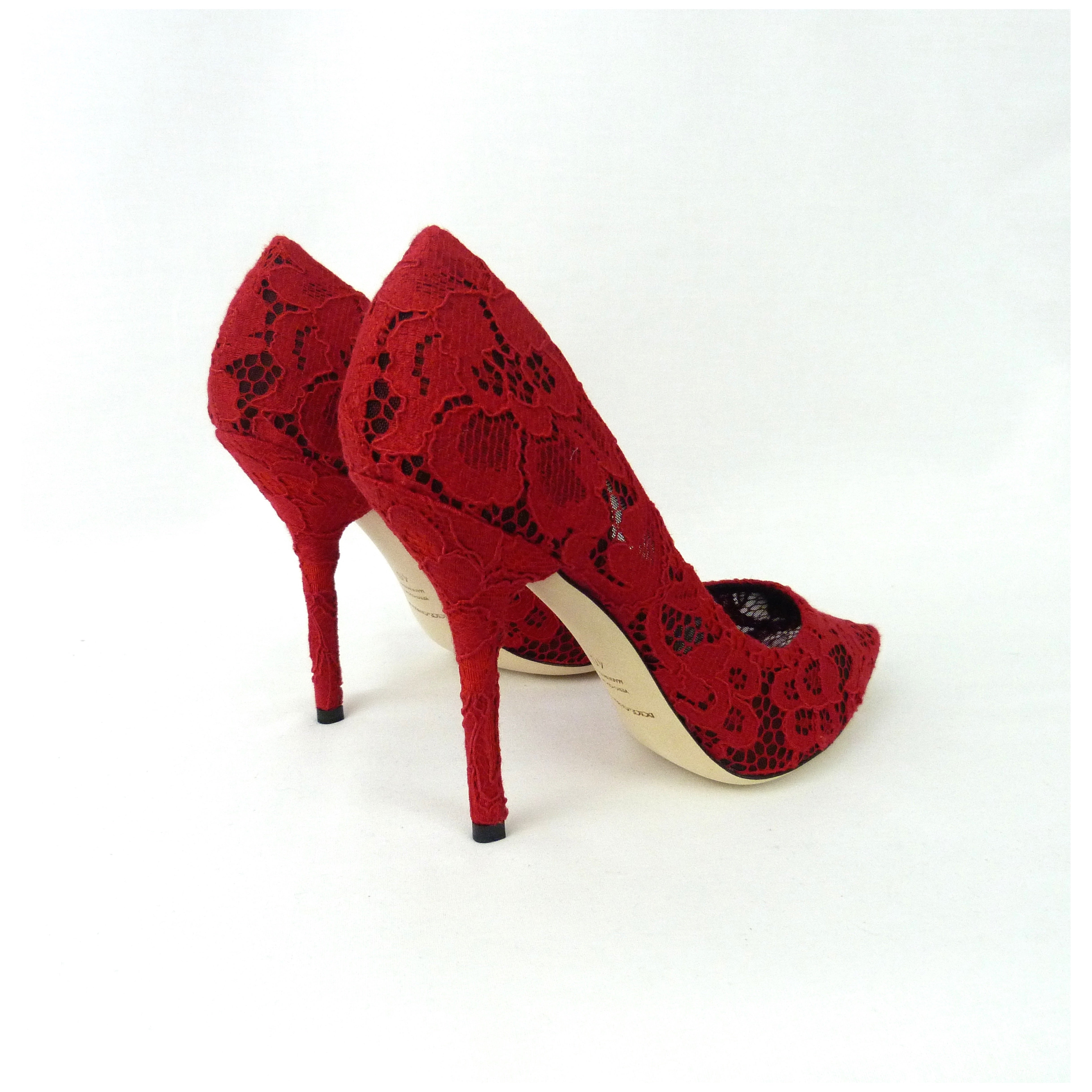 Dolce and Gabbana Bellucci lace rosso heels For Sale at 1stdibs Dolce and Gabbana Bellucci lace rosso heels For Sale Sale Sale at 1stdibs 1b4ca8