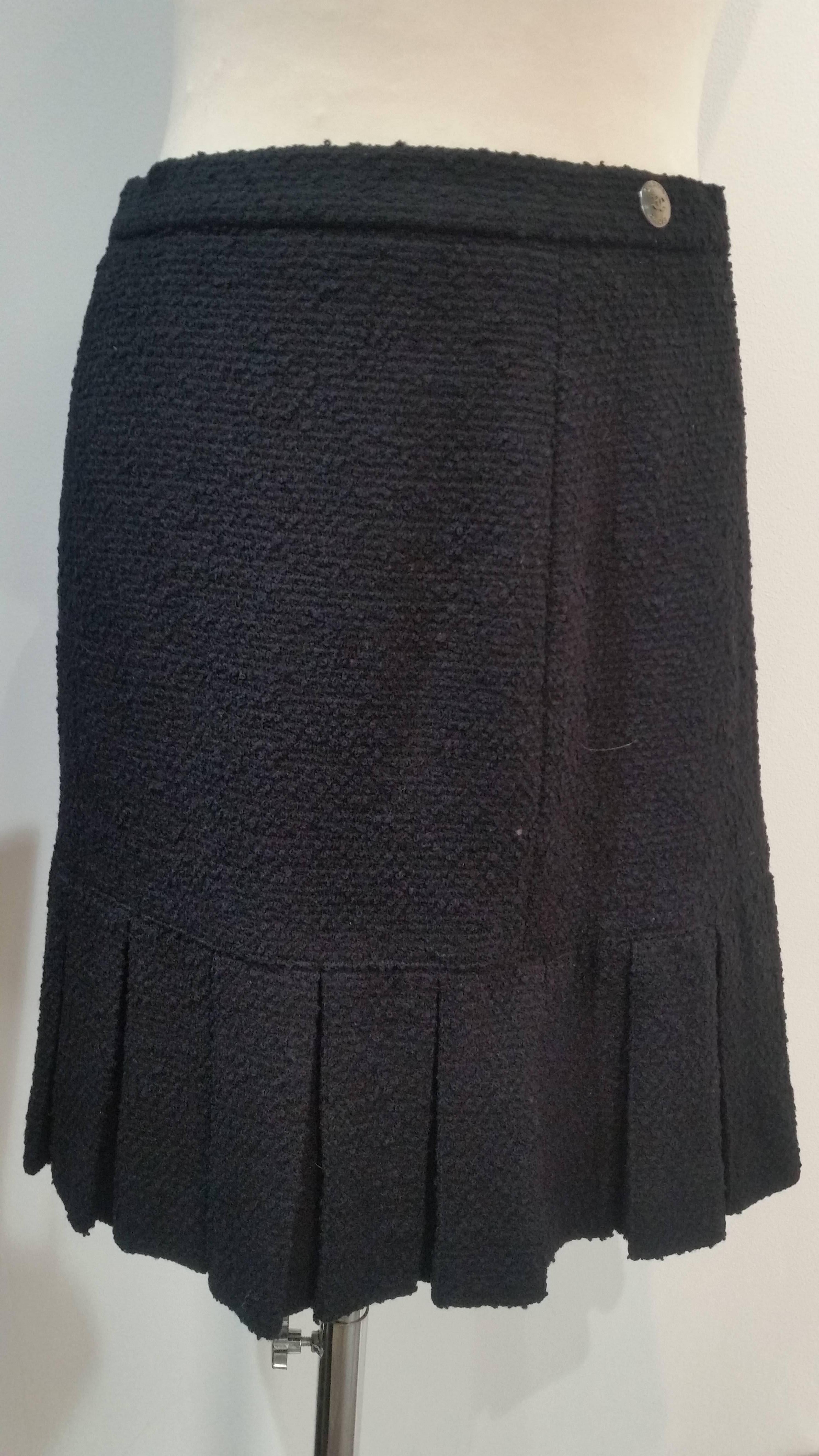 Chanel Vintage Black Boucle Skirt Suit 97A  5