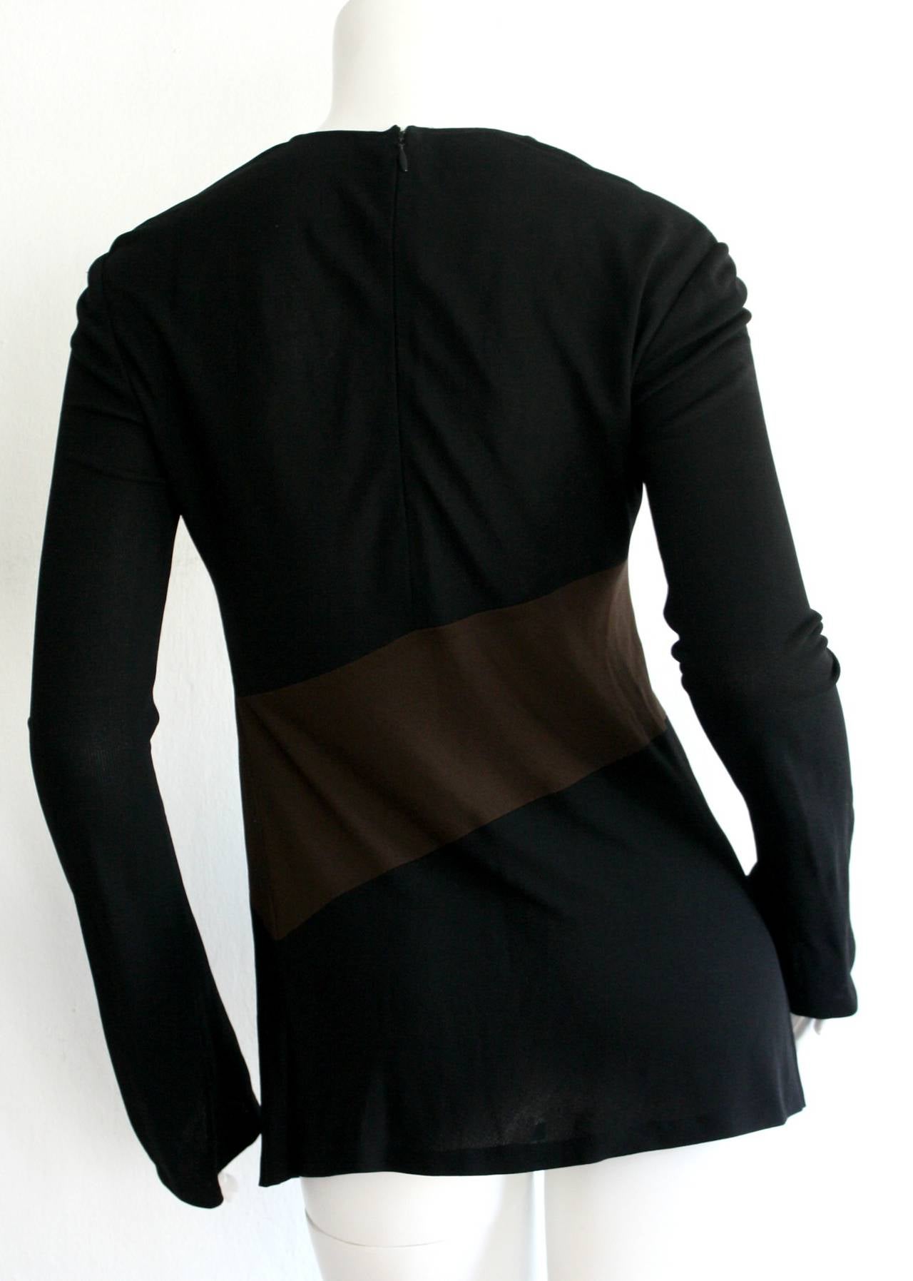 Noir Calvin Klein - Haut en soie noir et marron à blocs de couleur, collection vintage, années 1990 en vente
