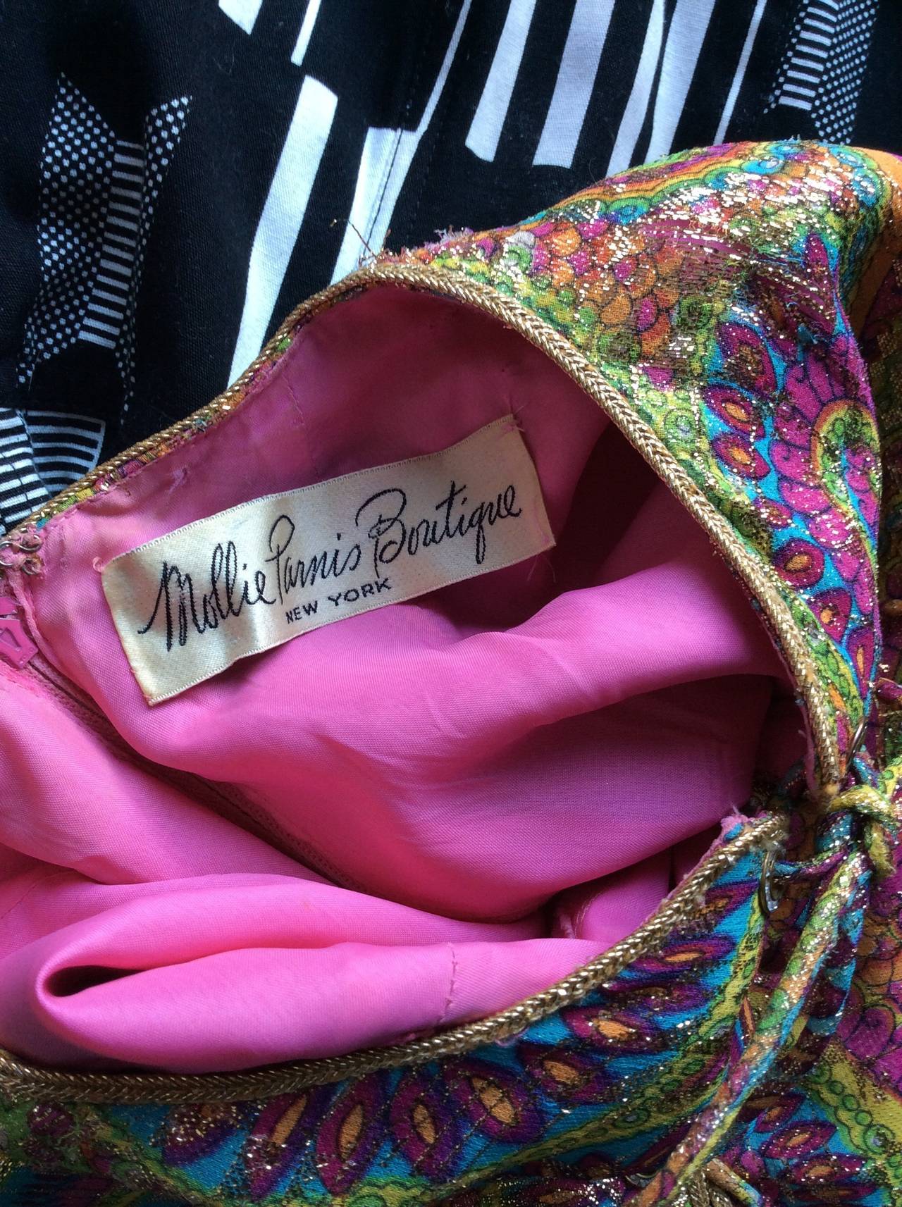 Amazing 1960s Vintage mollie Parnis Paisley Silk Metallic Babydoll Dress For Sale 2