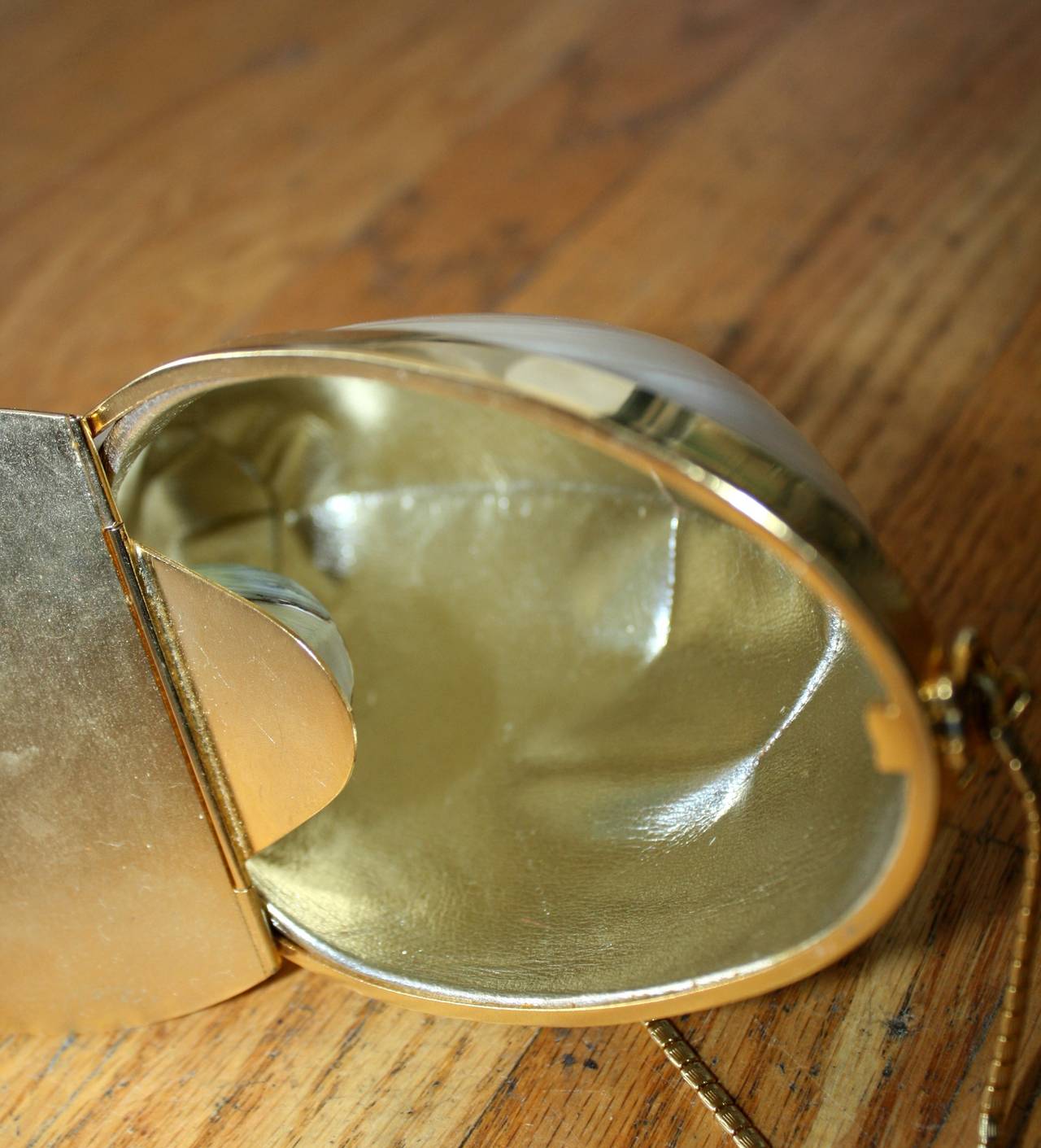 Women's Rare Vintage Judith Leiber Seashell Minaudière Purse w/ Convertible Gold Chain