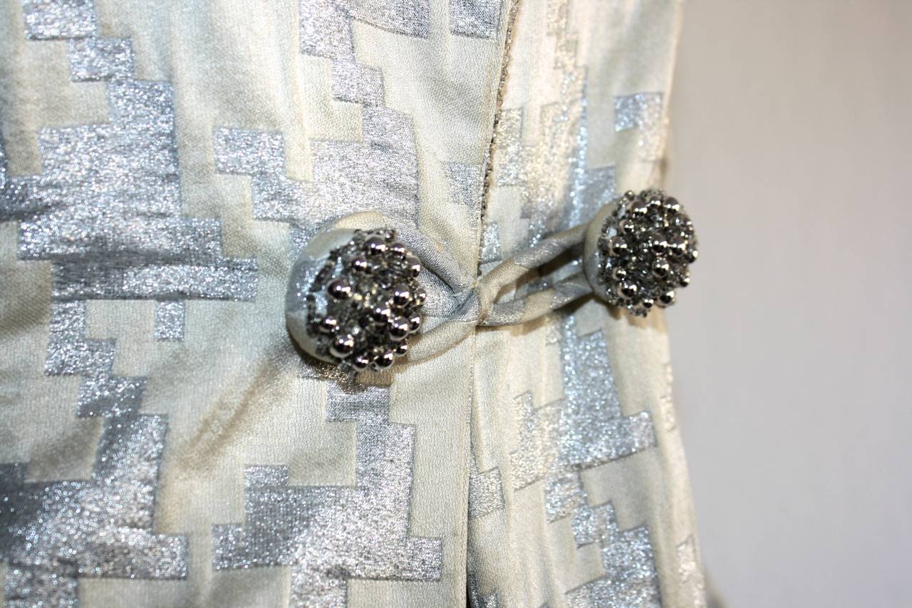 Stunning 1960s Silver Metallic Houndstooth Beaded Princess Jacket Opera Coat In Excellent Condition In San Diego, CA