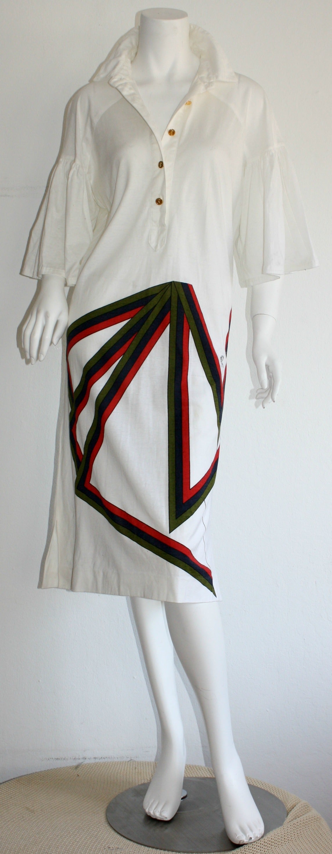 Vintage Roberta di Camarino Vestido Camisero Blanco Geométrico con Mangas Volantes en venta 2