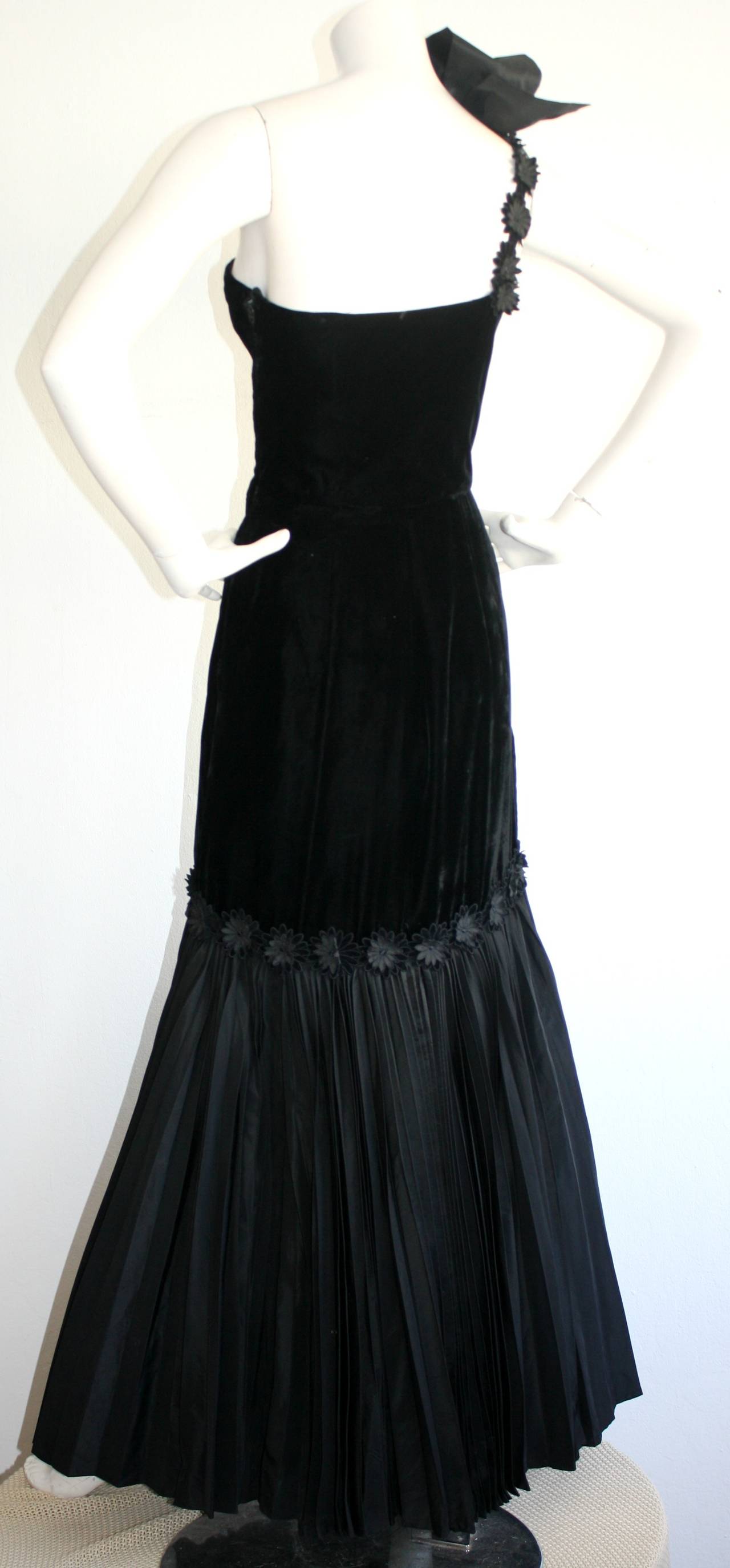 Stunning 1940s Vintage Black Velvet One - Shoulder Bow Gown w/ Accordian Hem 3