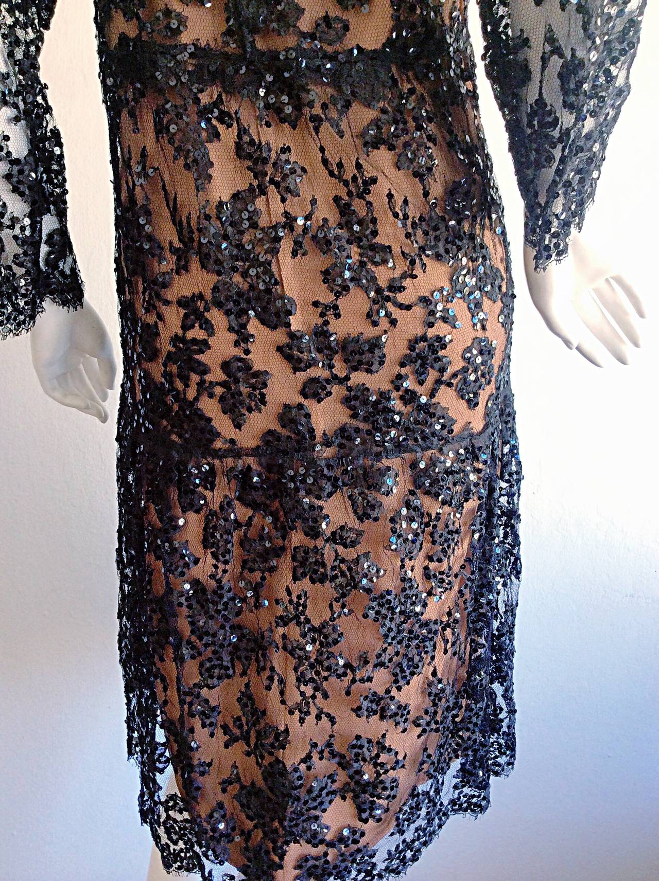 De las mujeres Excepcional vestido babydoll de lentejuelas con ilusión de encaje negro negro de los años 60 en venta